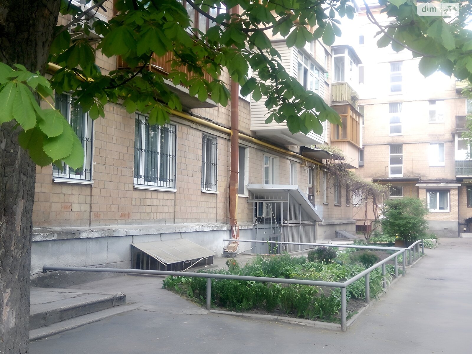 двокімнатна квартира в Києві, район Першотравневий Масив, на вул. Уманська 37 в довготривалу оренду помісячно фото 1 двокімнатна квартира в Києві, район Першотравневий Масив, на вул. Уманська 37 в довготривалу оренду помісячно фото 1