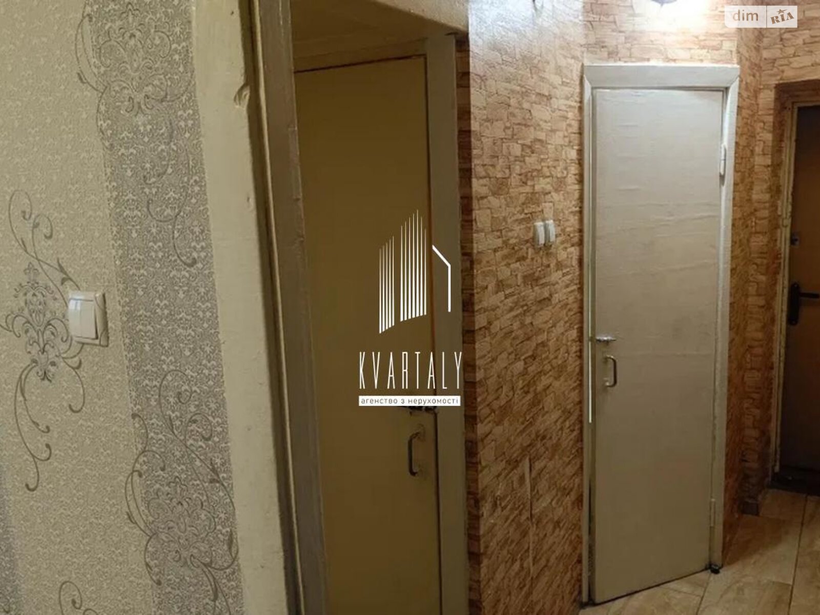трикімнатна квартира в Києві, район Першотравневий Масив, на просп. Повітряних Сил 36 в довготривалу оренду помісячно фото 1 трикімнатна квартира в Києві, район Першотравневий Масив, на просп. Повітряних Сил 36 в довготривалу оренду помісячно фото 1