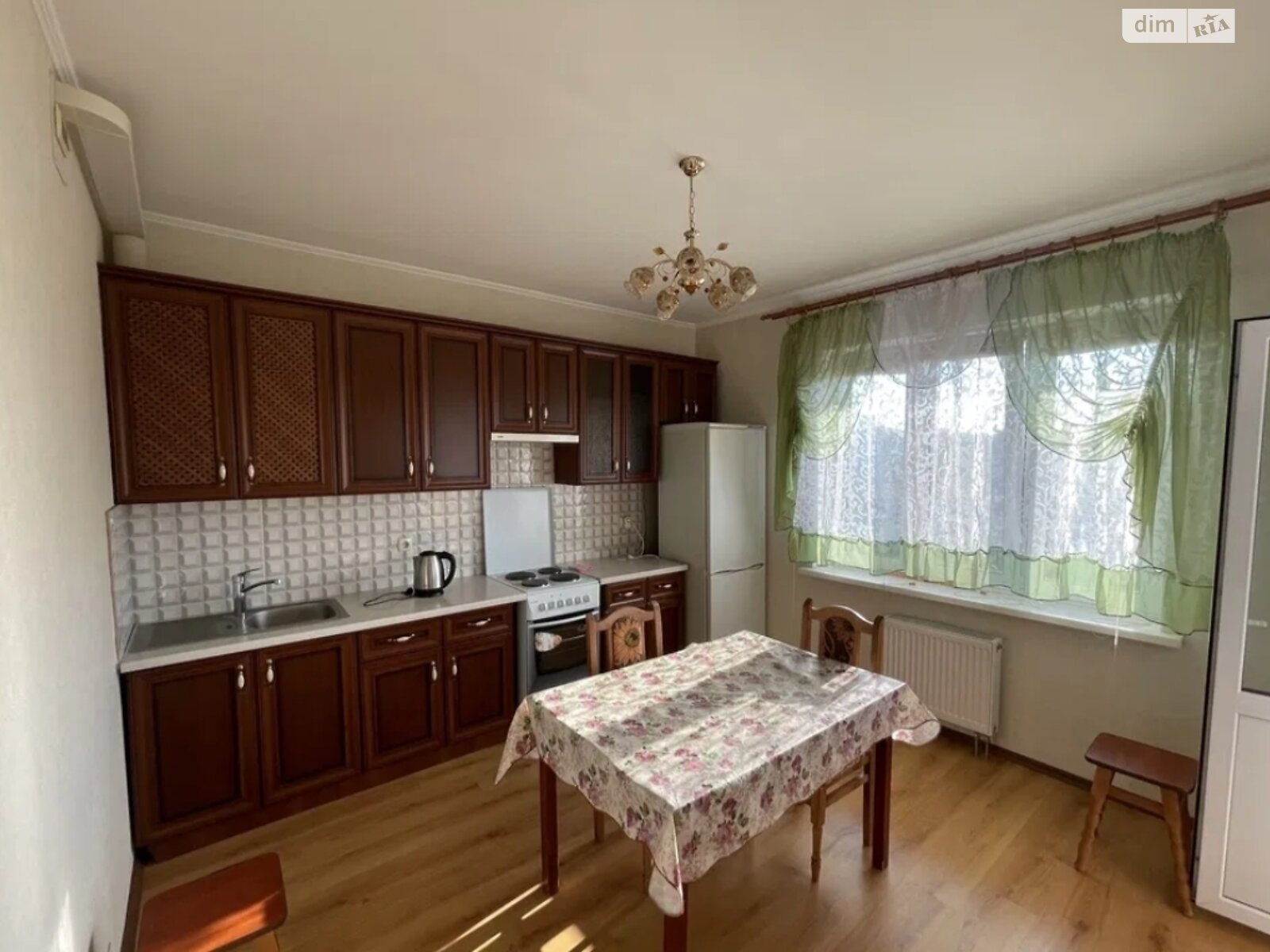 однокімнатна квартира в Києві, на вул. Петропавлівська 40Б в довготривалу оренду помісячно фото 1 однокімнатна квартира в Києві, на вул. Петропавлівська 40Б в довготривалу оренду помісячно фото 1