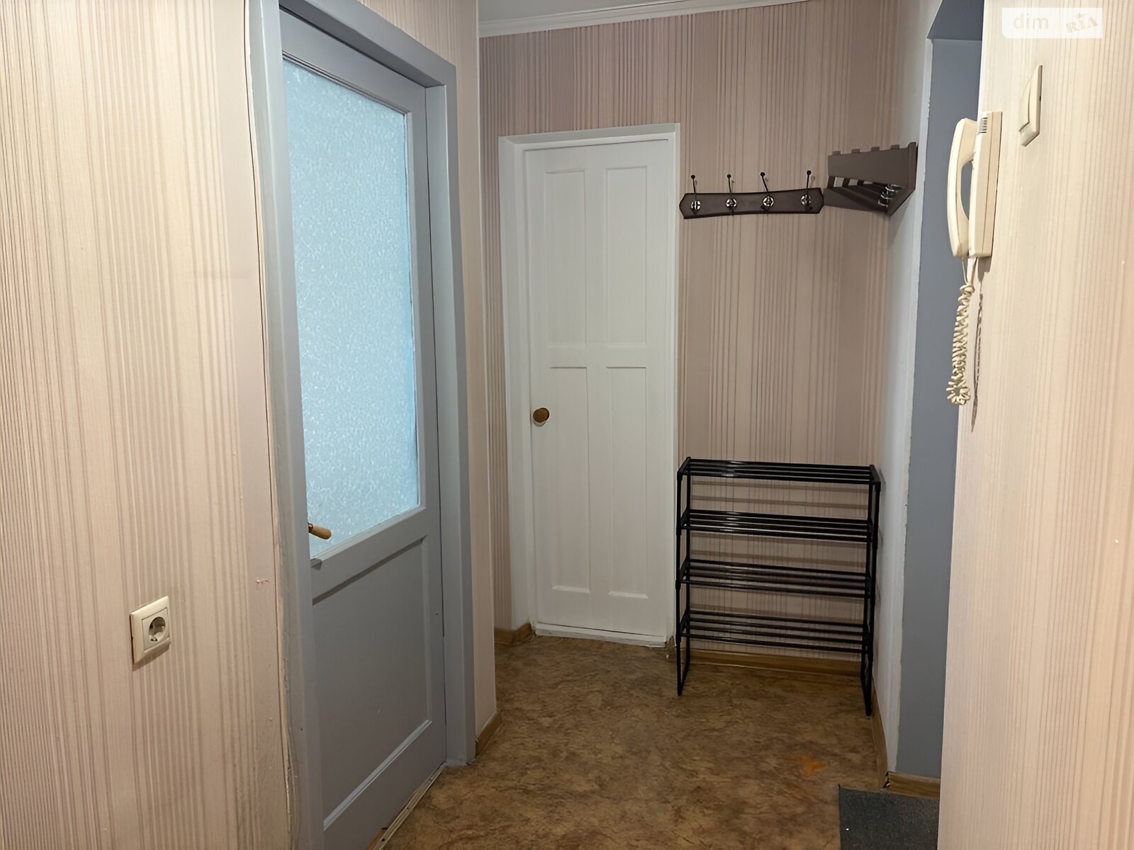 трикімнатна квартира в Києві, на вул. Почайнинська 62 в довготривалу оренду помісячно фото 1 трикімнатна квартира в Києві, на вул. Почайнинська 62 в довготривалу оренду помісячно фото 1