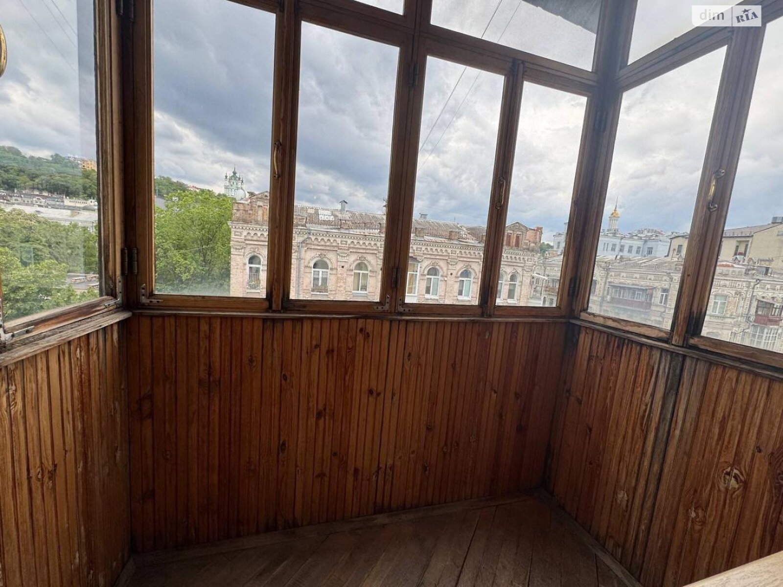 трехкомнатная квартира в Киеве, район Подол, на ул. Братская 10 в аренду на долгий срок помесячно фото 1 трехкомнатная квартира в Киеве, район Подол, на ул. Братская 10 в аренду на долгий срок помесячно фото 1