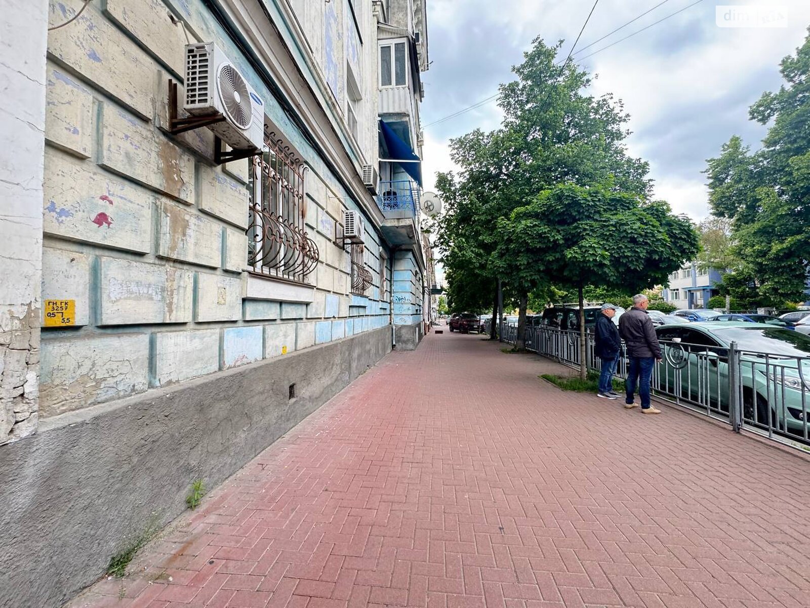 трехкомнатная квартира в Киеве, район Подол, на ул. Братская 10 в аренду на долгий срок помесячно фото 1 трехкомнатная квартира в Киеве, район Подол, на ул. Братская 10 в аренду на долгий срок помесячно фото 1