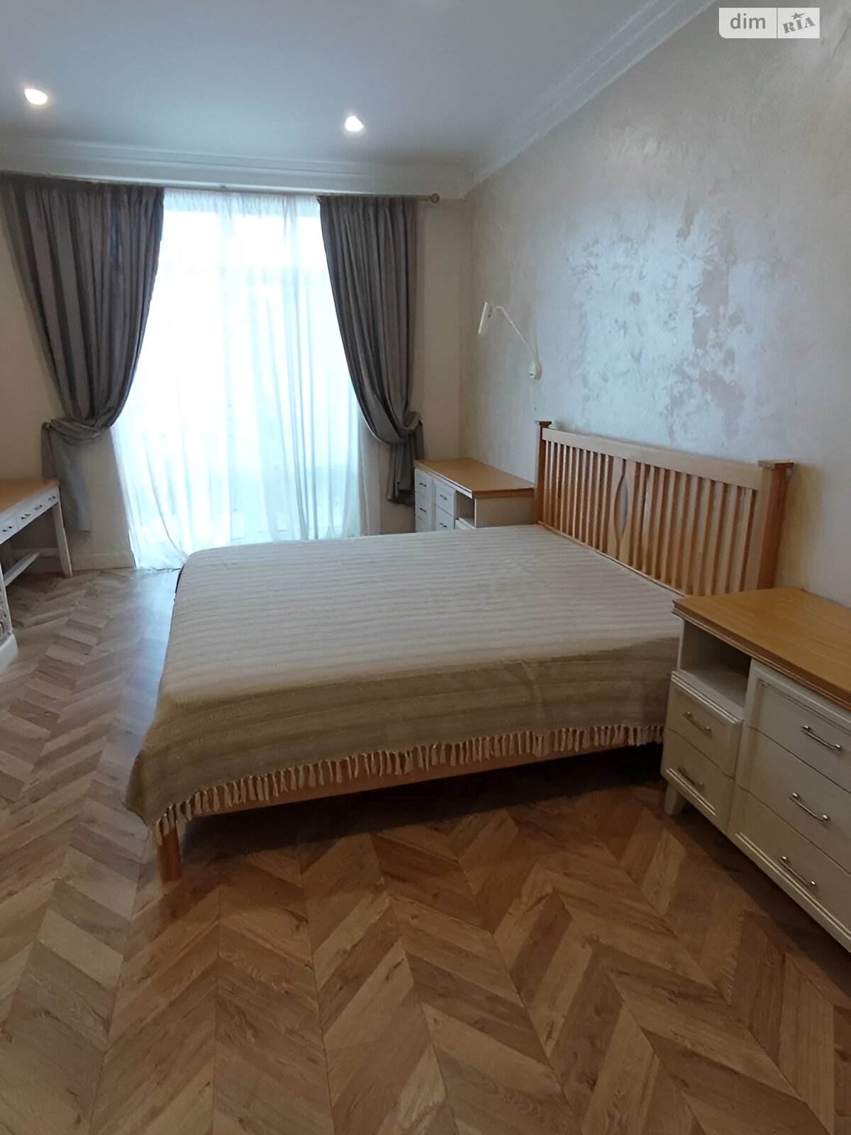 двухкомнатная квартира в Киеве, район Подол, на ул. Дегтярная 7 в аренду на долгий срок помесячно фото 1 двухкомнатная квартира в Киеве, район Подол, на ул. Дегтярная 7 в аренду на долгий срок помесячно фото 1
