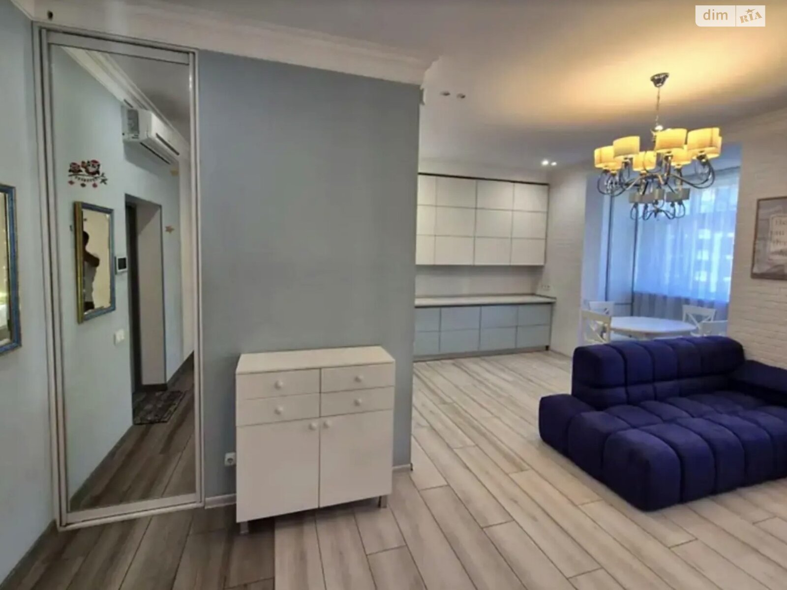 трехкомнатная квартира в Киеве, район Подол, на ул. Дегтярная 7 в аренду на долгий срок помесячно фото 1 трехкомнатная квартира в Киеве, район Подол, на ул. Дегтярная 7 в аренду на долгий срок помесячно фото 1