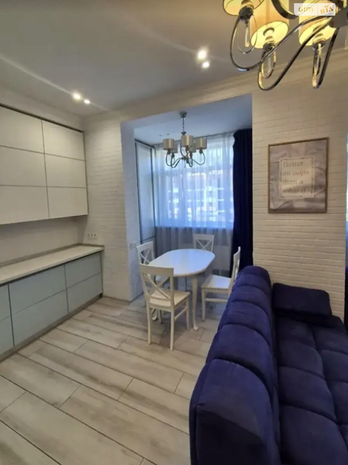 трехкомнатная квартира в Киеве, район Подол, на ул. Дегтярная 7 в аренду на долгий срок помесячно фото 1 трехкомнатная квартира в Киеве, район Подол, на ул. Дегтярная 7 в аренду на долгий срок помесячно фото 1