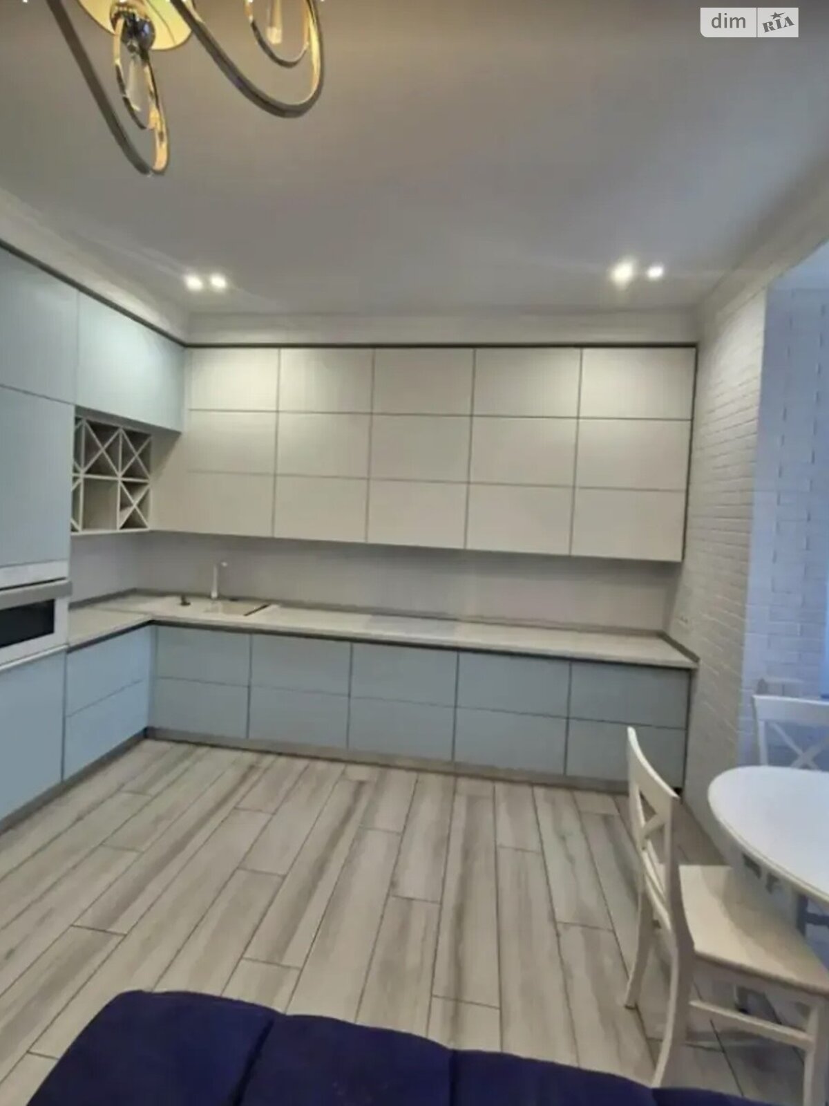 трехкомнатная квартира в Киеве, район Подол, на ул. Дегтярная 7 в аренду на долгий срок помесячно фото 1 трехкомнатная квартира в Киеве, район Подол, на ул. Дегтярная 7 в аренду на долгий срок помесячно фото 1