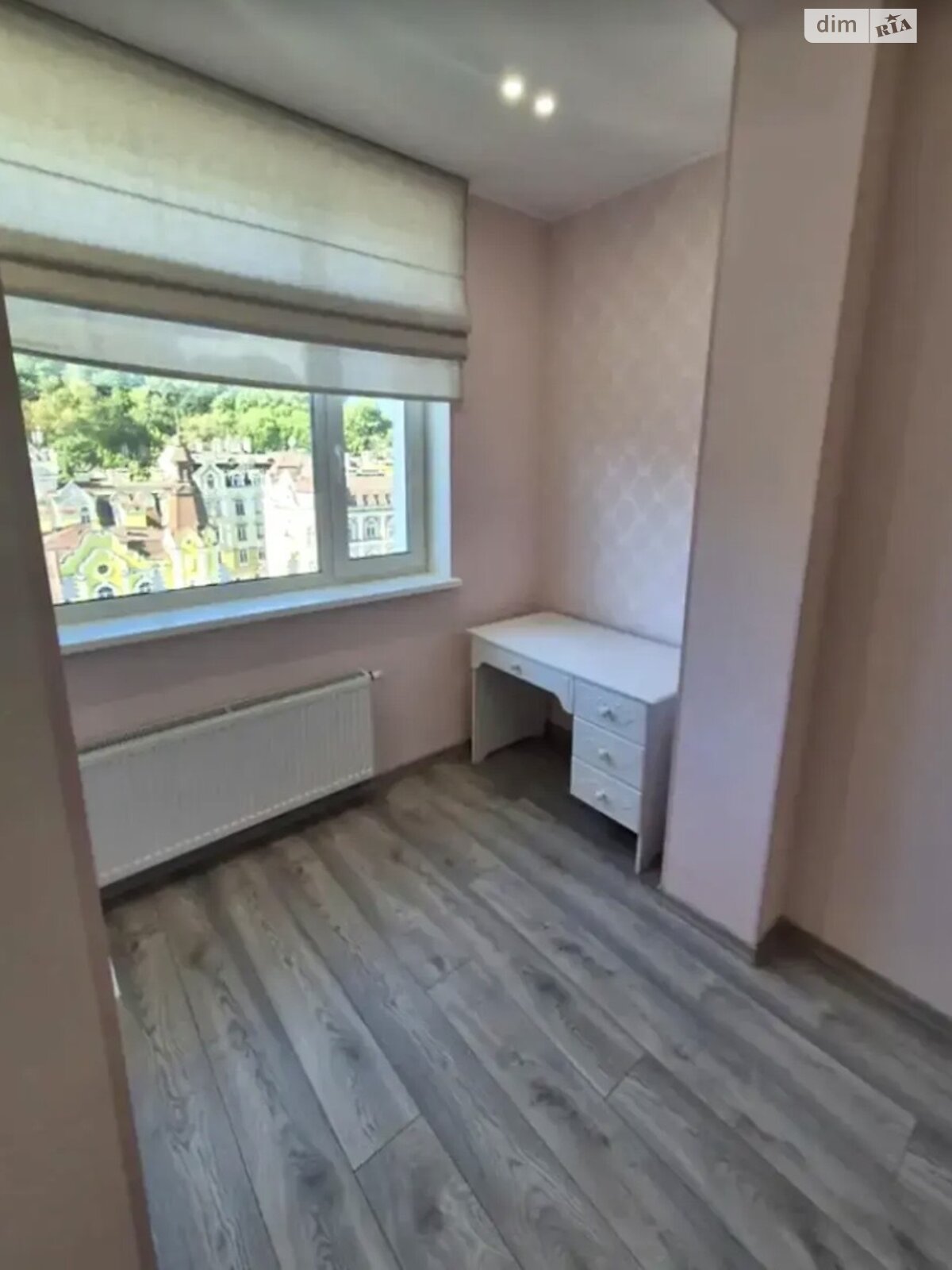 трехкомнатная квартира в Киеве, район Подол, на ул. Дегтярная 7 в аренду на долгий срок помесячно фото 1 трехкомнатная квартира в Киеве, район Подол, на ул. Дегтярная 7 в аренду на долгий срок помесячно фото 1