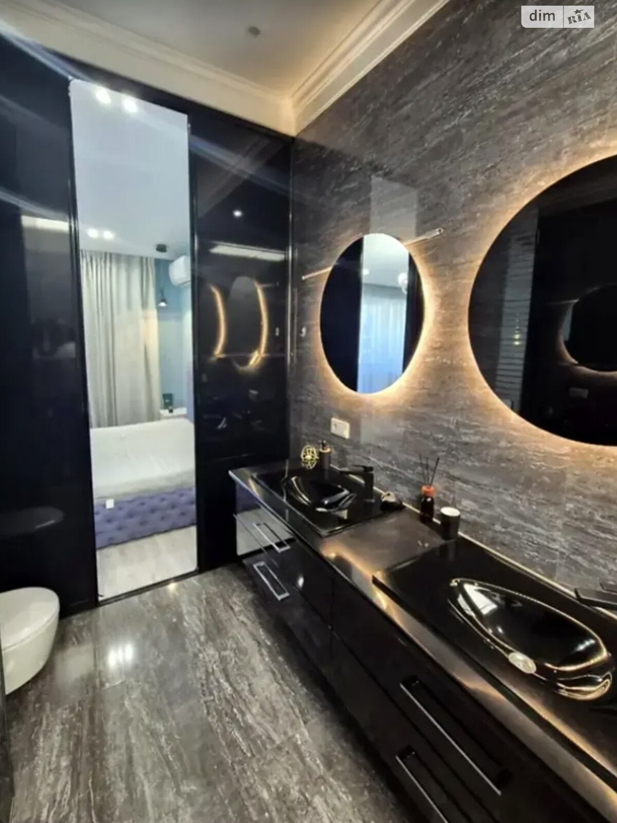 трехкомнатная квартира в Киеве, район Подол, на ул. Дегтярная 7 в аренду на долгий срок помесячно фото 1 трехкомнатная квартира в Киеве, район Подол, на ул. Дегтярная 7 в аренду на долгий срок помесячно фото 1