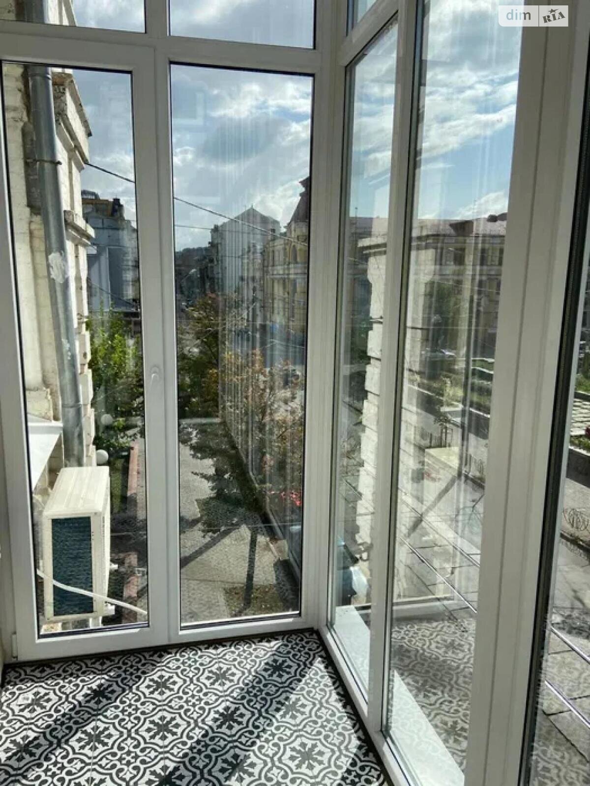 однокімнатна квартира в Києві, район Поділ, на вул. Костянтинівська 32 в довготривалу оренду помісячно фото 1 однокімнатна квартира в Києві, район Поділ, на вул. Костянтинівська 32 в довготривалу оренду помісячно фото 1