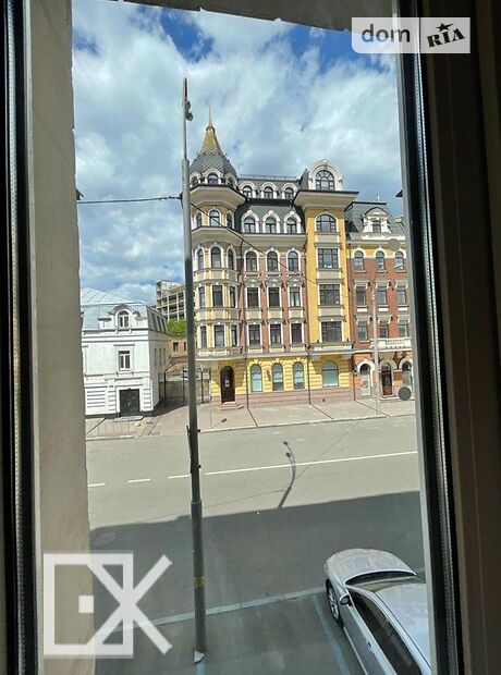 трехкомнатная квартира в Киеве, район Подол, на ул. Набережно-Крещатицкая 3а в аренду на долгий срок помесячно фото 1 трехкомнатная квартира в Киеве, район Подол, на ул. Набережно-Крещатицкая 3а в аренду на долгий срок помесячно фото 1