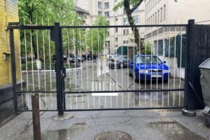 трехкомнатная квартира в Киеве, район Подол, на ул. Набережно-Крещатицкая 3А в аренду на долгий срок помесячно фото 2
