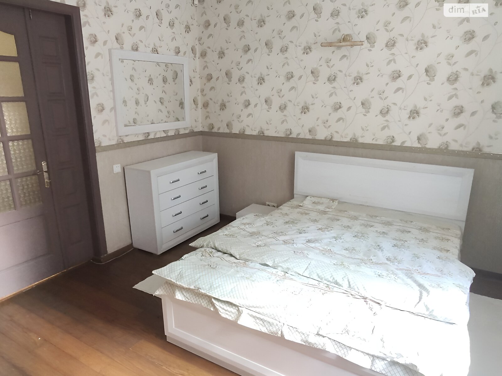 трехкомнатная квартира в Киеве, район Подол, на ул. Волошская 24 в аренду на долгий срок помесячно фото 1 трехкомнатная квартира в Киеве, район Подол, на ул. Волошская 24 в аренду на долгий срок помесячно фото 1