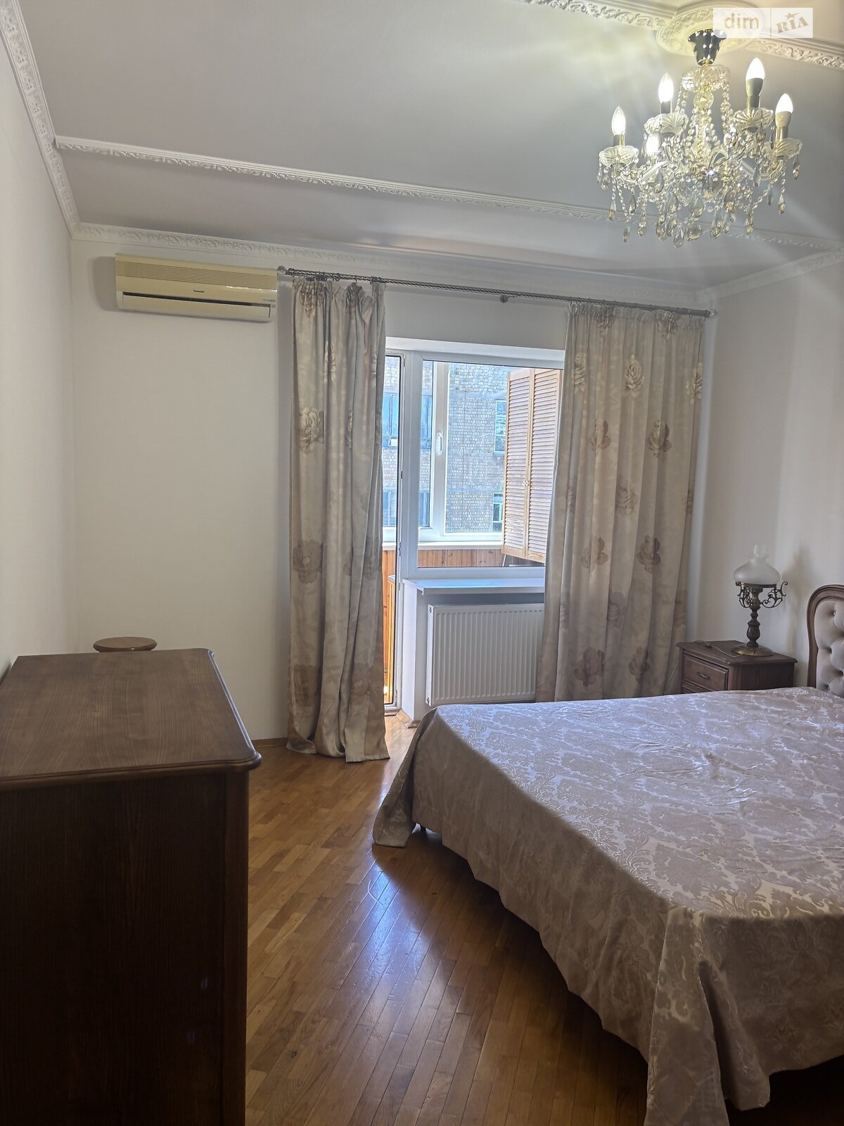 трикімнатна квартира в Києві, район Поділ, на вул. Юрківська 28, кв. 39 в довготривалу оренду помісячно фото 1 трикімнатна квартира в Києві, район Поділ, на вул. Юрківська 28, кв. 39 в довготривалу оренду помісячно фото 1