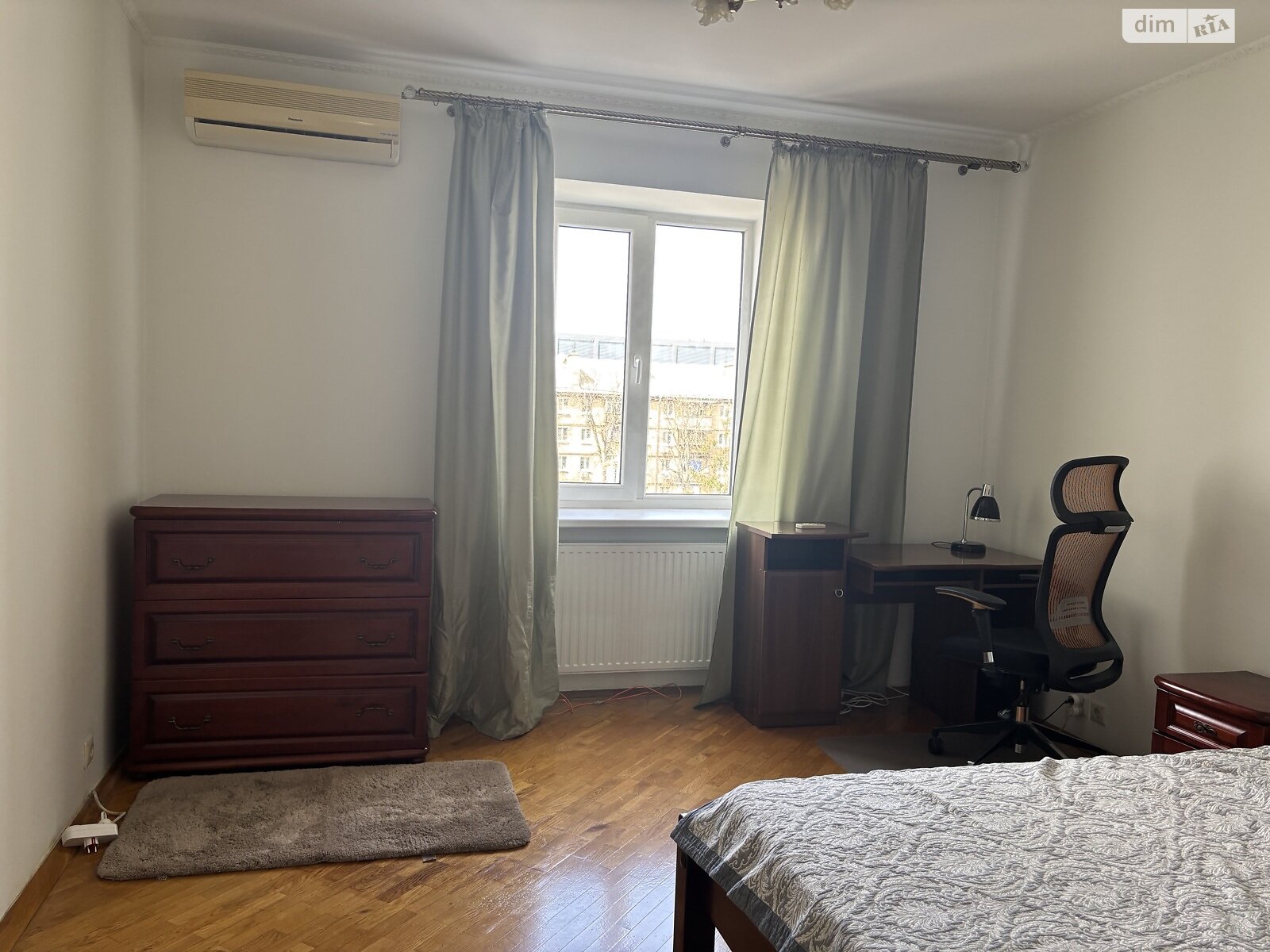 трикімнатна квартира в Києві, район Поділ, на вул. Юрківська 28, кв. 39 в довготривалу оренду помісячно фото 1 трикімнатна квартира в Києві, район Поділ, на вул. Юрківська 28, кв. 39 в довготривалу оренду помісячно фото 1
