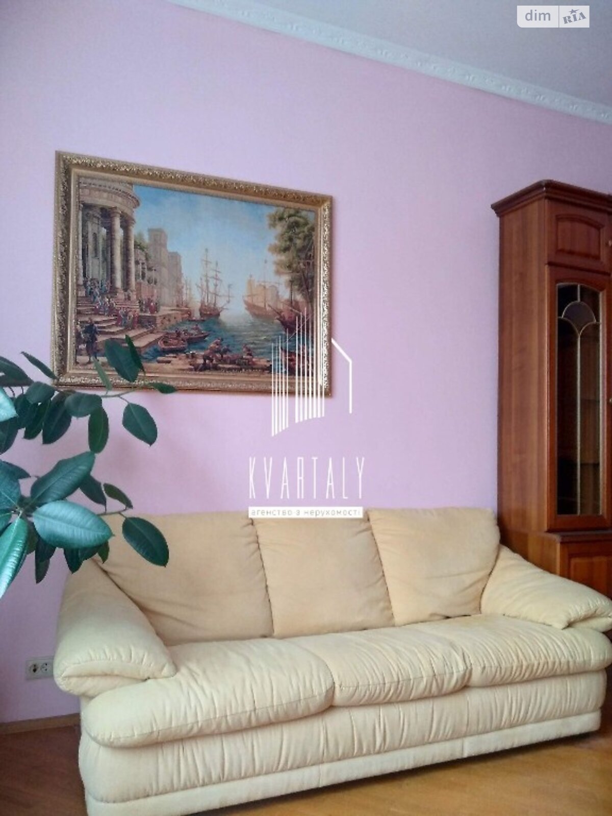 трехкомнатная квартира с мебелью в Киеве, район Подольский, на ул. Братская 10 в аренду на долгий срок помесячно фото 1