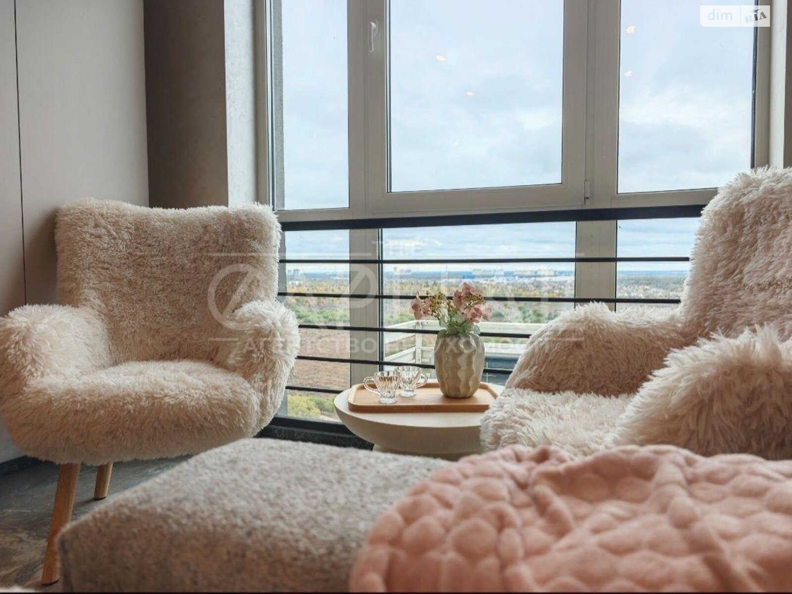 двухкомнатная квартира в Киеве, район Подольский, на ул. Ивана Выговского 44 в аренду на долгий срок помесячно фото 1 двухкомнатная квартира в Киеве, район Подольский, на ул. Ивана Выговского 44 в аренду на долгий срок помесячно фото 1