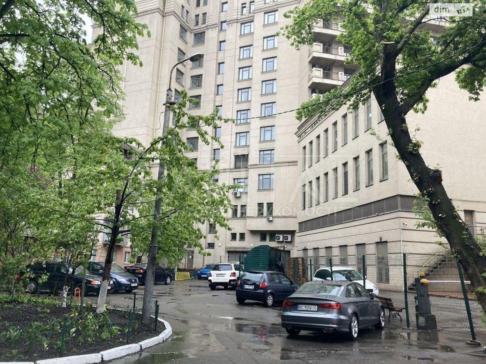 трикімнатна квартира в Києві, район Подільський, на вул. Набережно-Хрещатицька 3 в довготривалу оренду помісячно фото 1 трикімнатна квартира в Києві, район Подільський, на вул. Набережно-Хрещатицька 3 в довготривалу оренду помісячно фото 1
