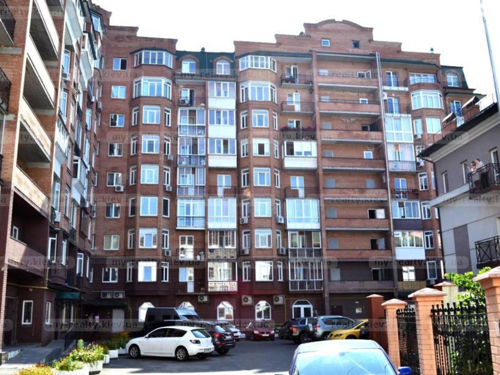 двокімнатна квартира в Києві, район Подільський, на вул. Введенська 29/58 в довготривалу оренду помісячно фото 1 двокімнатна квартира в Києві, район Подільський, на вул. Введенська 29/58 в довготривалу оренду помісячно фото 1