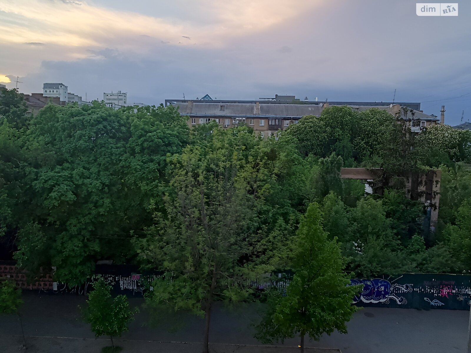 трикімнатна квартира в Києві, район Подільський, на вул. Юрківська 28 в довготривалу оренду помісячно фото 1 трикімнатна квартира в Києві, район Подільський, на вул. Юрківська 28 в довготривалу оренду помісячно фото 1