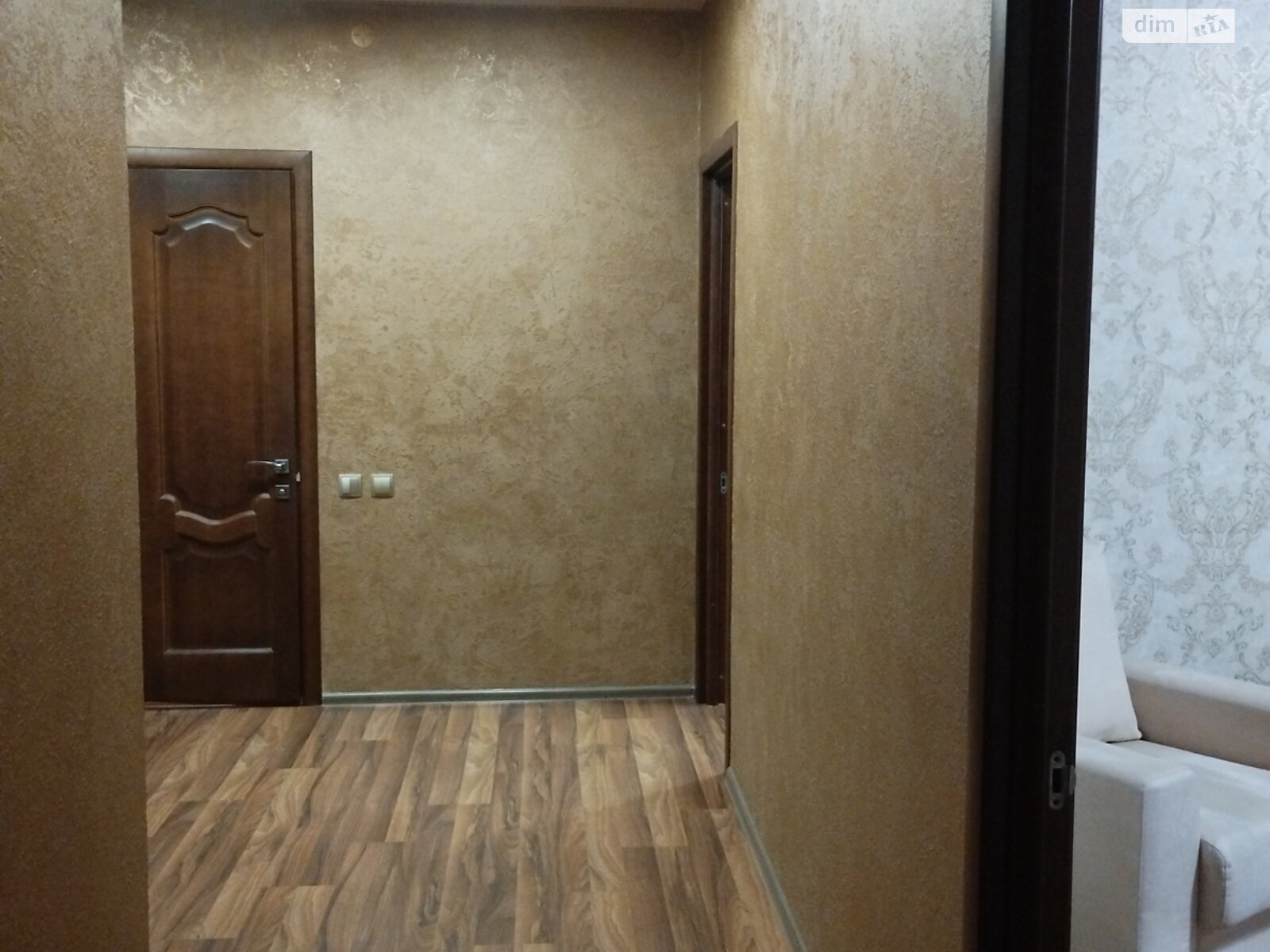 трикімнатна квартира в Києві, район Позняки, на вул. Ахматової Анни 22, кв. 520 в довготривалу оренду помісячно фото 1 трикімнатна квартира в Києві, район Позняки, на вул. Ахматової Анни 22, кв. 520 в довготривалу оренду помісячно фото 1