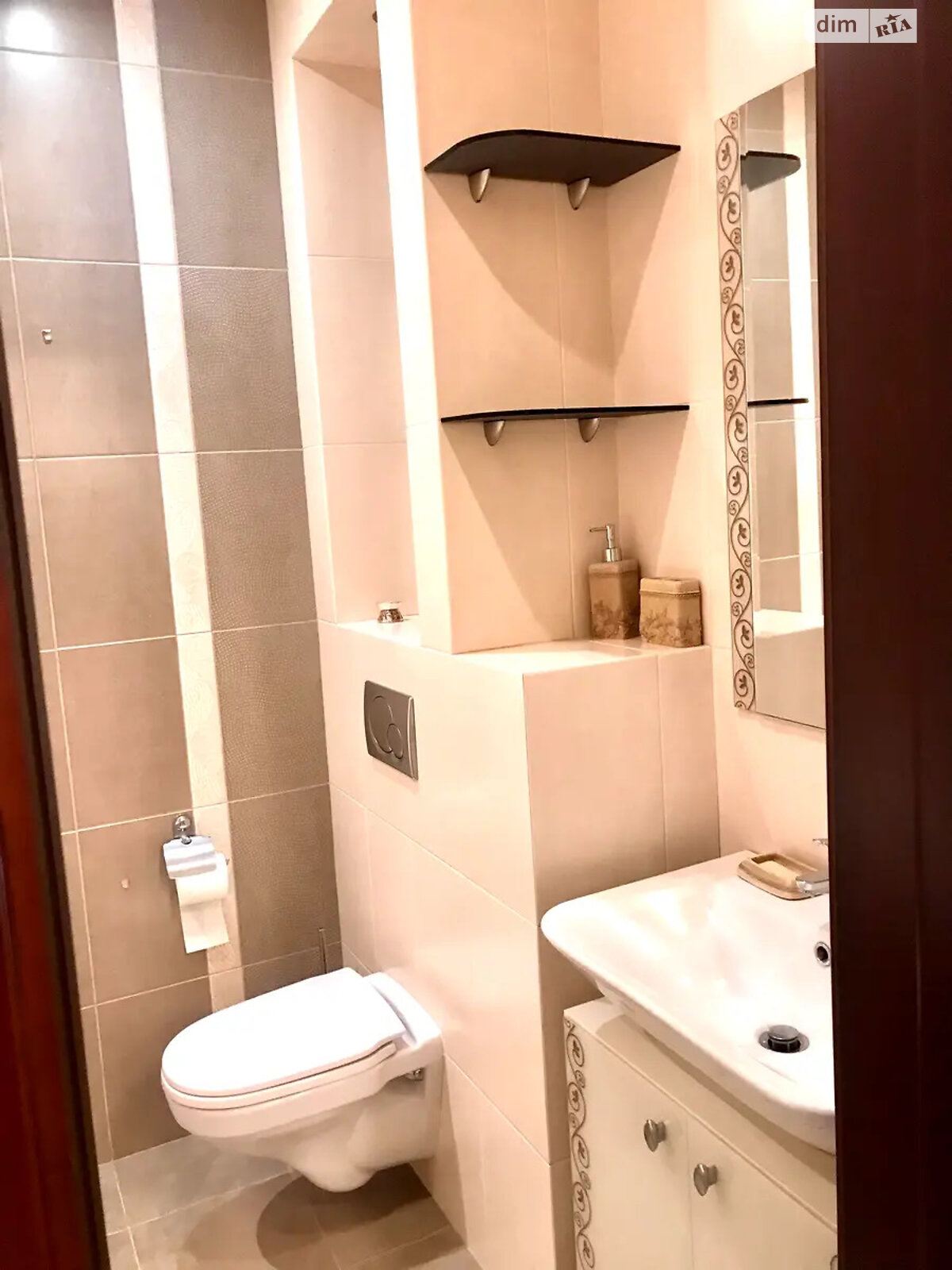 двухкомнатная квартира в Киеве, район Позняки, на ул. Анны Ахматовой 35А в аренду на долгий срок помесячно фото 1