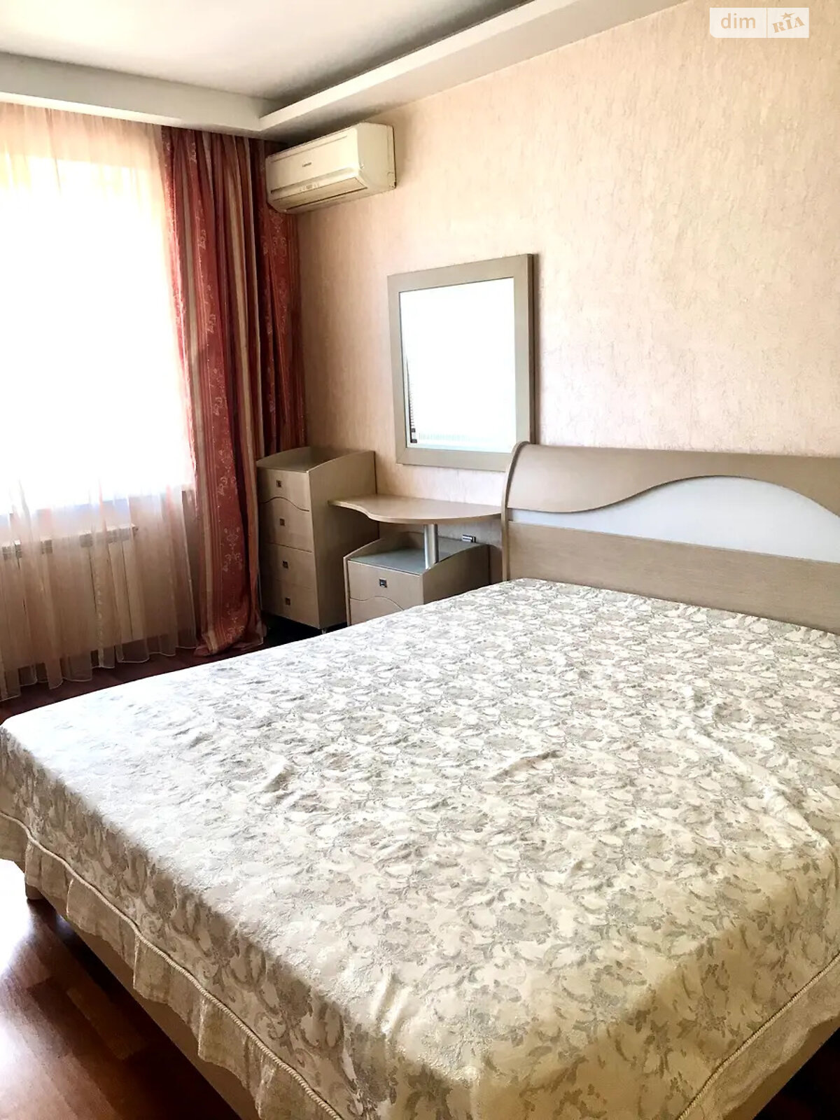 двухкомнатная квартира в Киеве, район Позняки, на ул. Анны Ахматовой 35А в аренду на долгий срок помесячно фото 1