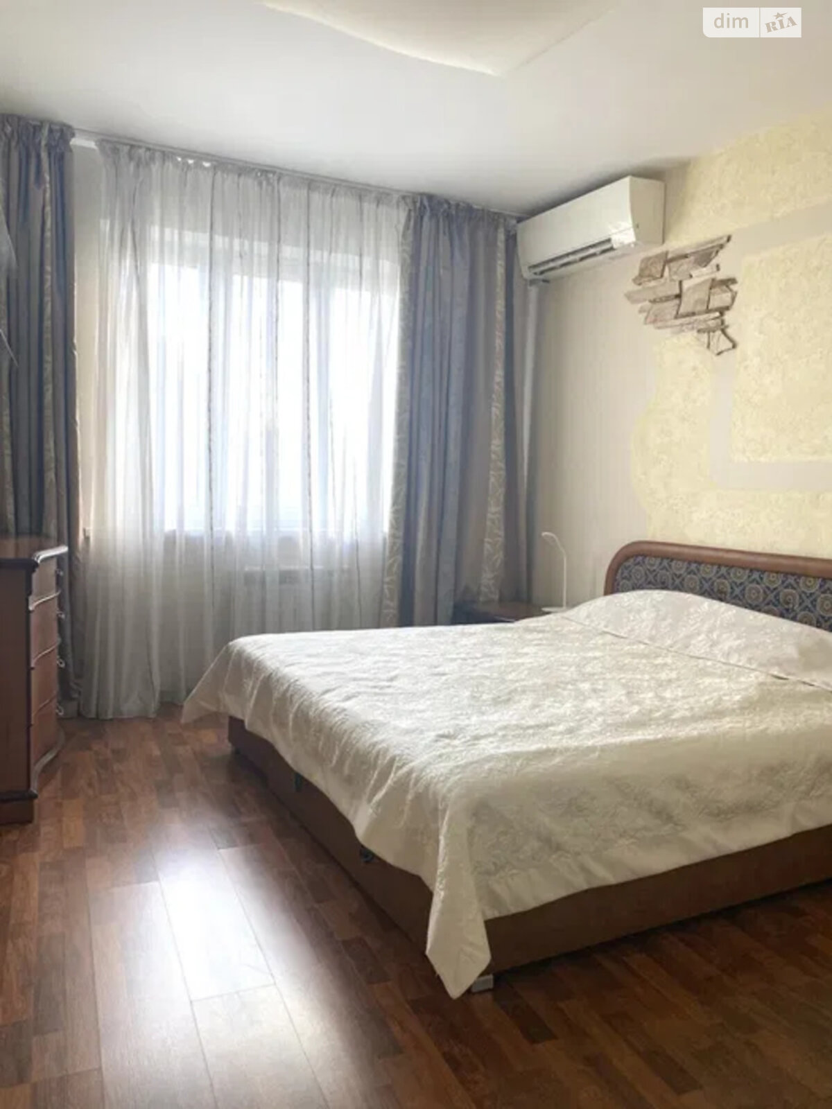 трикімнатна квартира в Києві, район Позняки, на наб. Дніпровська 19 в довготривалу оренду помісячно фото 1 трикімнатна квартира в Києві, район Позняки, на наб. Дніпровська 19 в довготривалу оренду помісячно фото 1