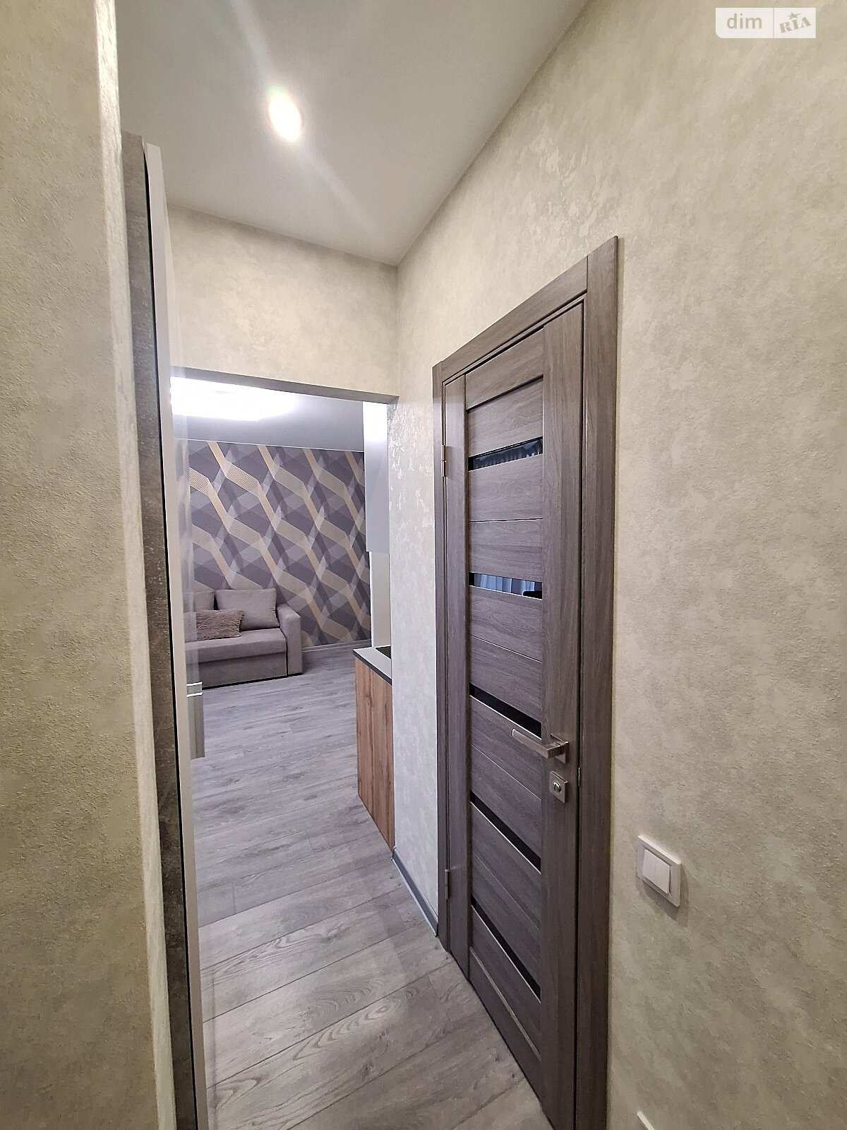 однокімнатна квартира в Києві, район Позняки, на наб. Дніпровська 18А в довготривалу оренду помісячно фото 1 однокімнатна квартира в Києві, район Позняки, на наб. Дніпровська 18А в довготривалу оренду помісячно фото 1