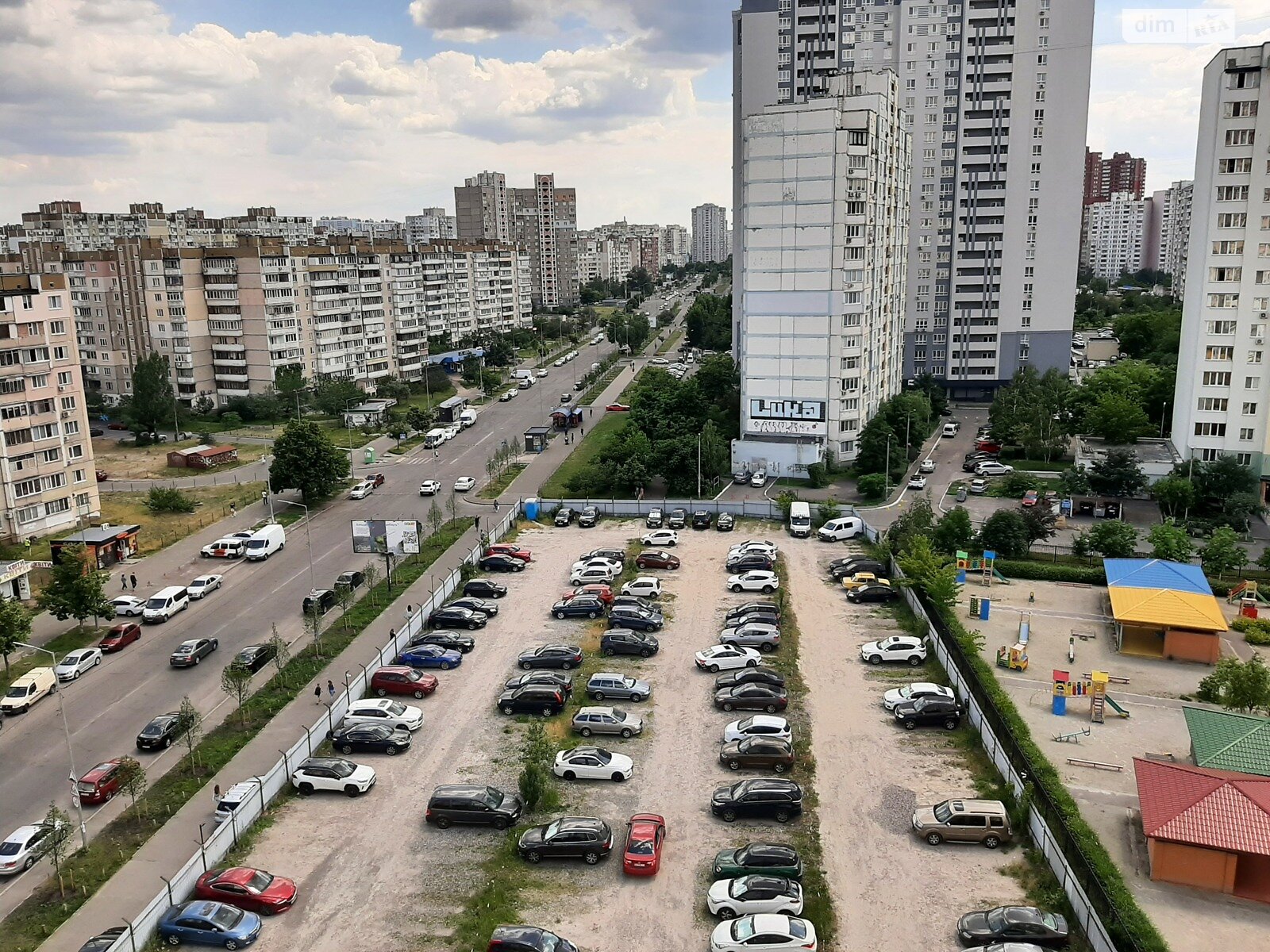 трехкомнатная квартира в Киеве, район Позняки, на ул. Драгоманова 6/1 в аренду на долгий срок помесячно фото 1