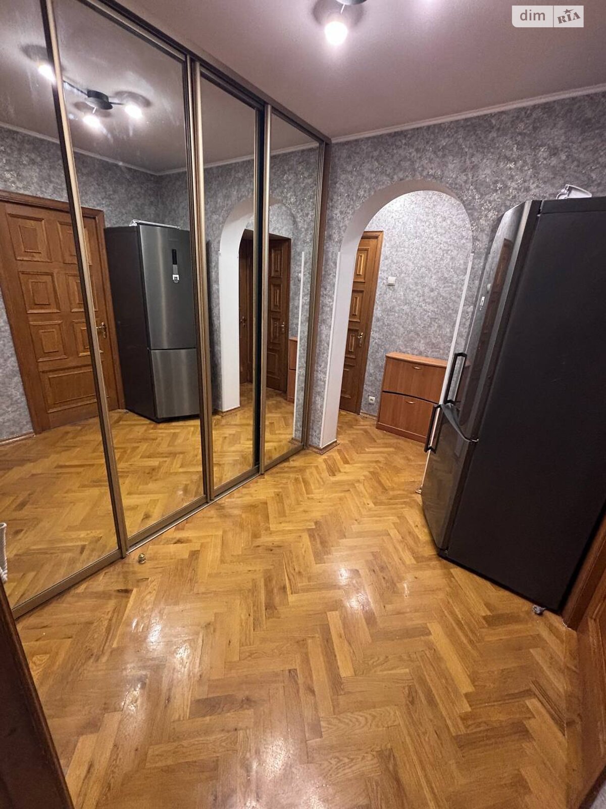 трехкомнатная квартира в Киеве, район Позняки, на ул. Драгоманова 22 в аренду на долгий срок помесячно фото 1 трехкомнатная квартира в Киеве, район Позняки, на ул. Драгоманова 22 в аренду на долгий срок помесячно фото 1