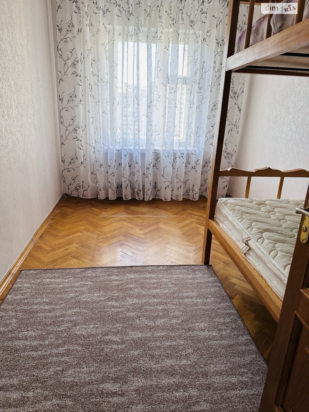 трехкомнатная квартира в Киеве, район Позняки, на ул. Драгоманова 22 в аренду на долгий срок помесячно фото 1 трехкомнатная квартира в Киеве, район Позняки, на ул. Драгоманова 22 в аренду на долгий срок помесячно фото 1
