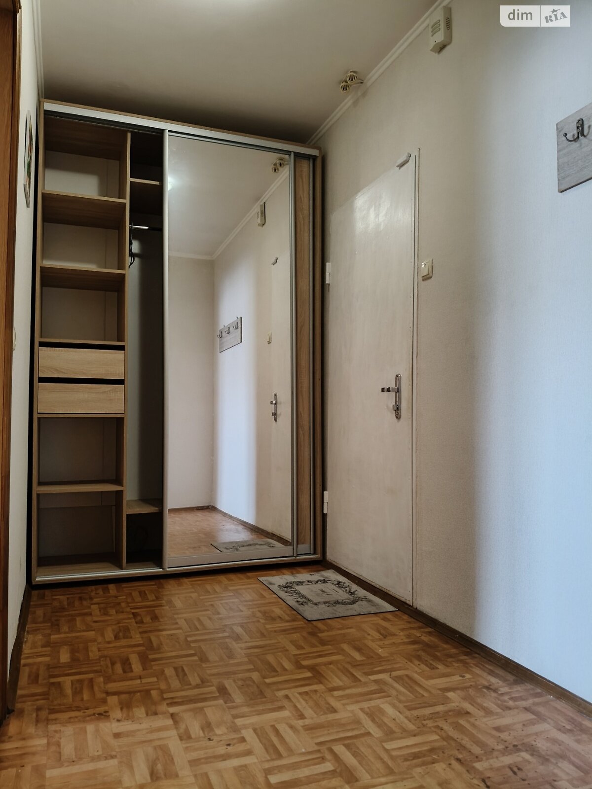 однокімнатна квартира в Києві, район Позняки, на вул. Драгоманова 1Г в довготривалу оренду помісячно фото 1 однокімнатна квартира в Києві, район Позняки, на вул. Драгоманова 1Г в довготривалу оренду помісячно фото 1