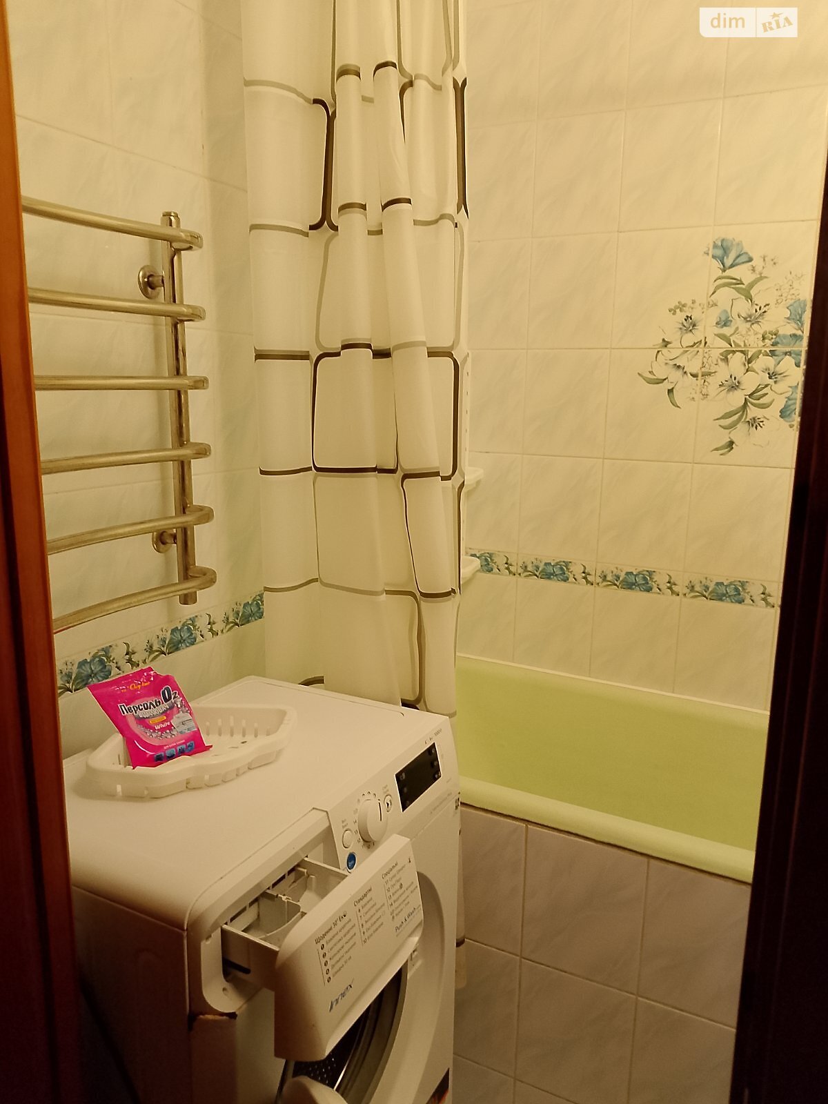 трехкомнатная квартира в Киеве, район Позняки, на ул. Драгоманова 9 в аренду на долгий срок помесячно фото 1