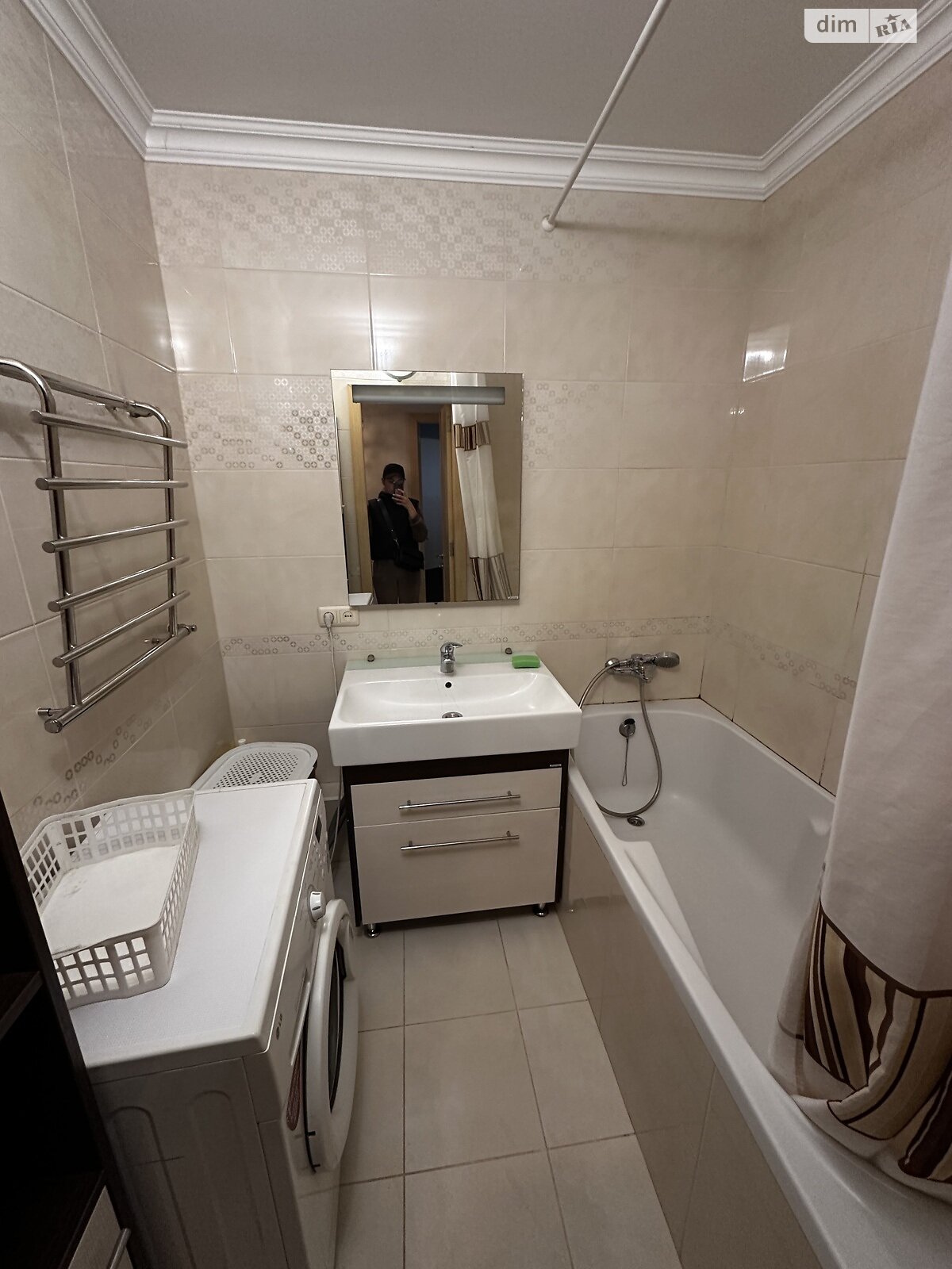 трехкомнатная квартира в Киеве, район Позняки, на ул. Урловская 23 в аренду на долгий срок помесячно фото 1 трехкомнатная квартира в Киеве, район Позняки, на ул. Урловская 23 в аренду на долгий срок помесячно фото 1
