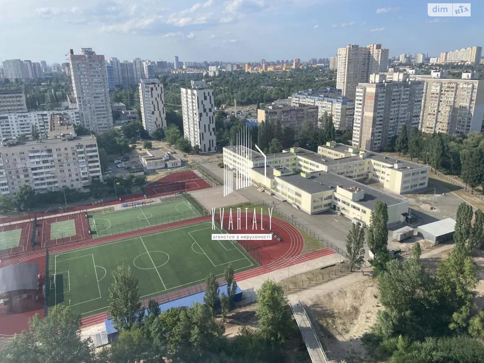 трикімнатна квартира в Києві, район Позняки, на вул. Урлівська 38 в довготривалу оренду помісячно фото 1