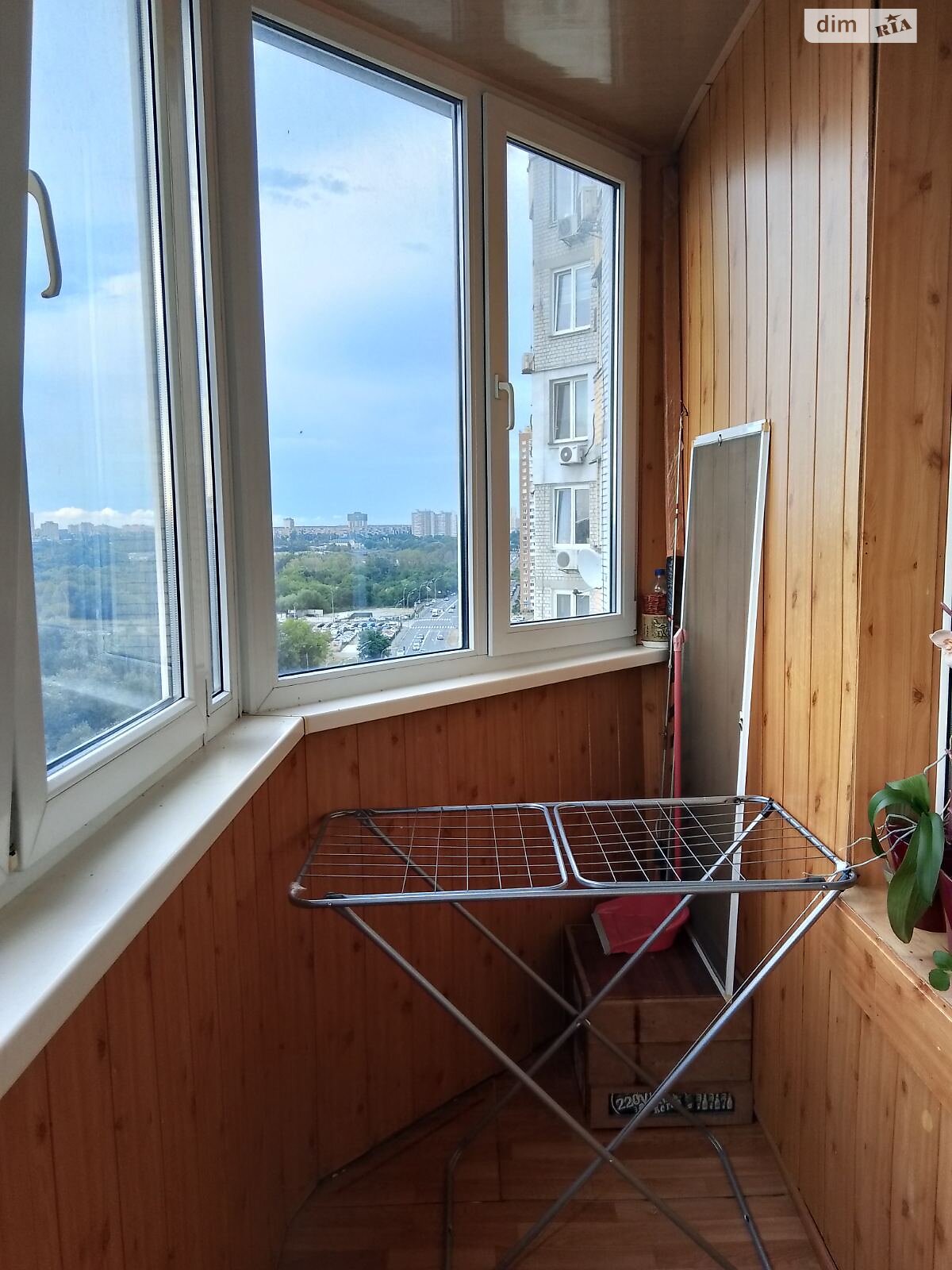 однокімнатна квартира в Києві, район Позняки, на вул. Здолбунівська 9Б в довготривалу оренду помісячно фото 1 однокімнатна квартира в Києві, район Позняки, на вул. Здолбунівська 9Б в довготривалу оренду помісячно фото 1