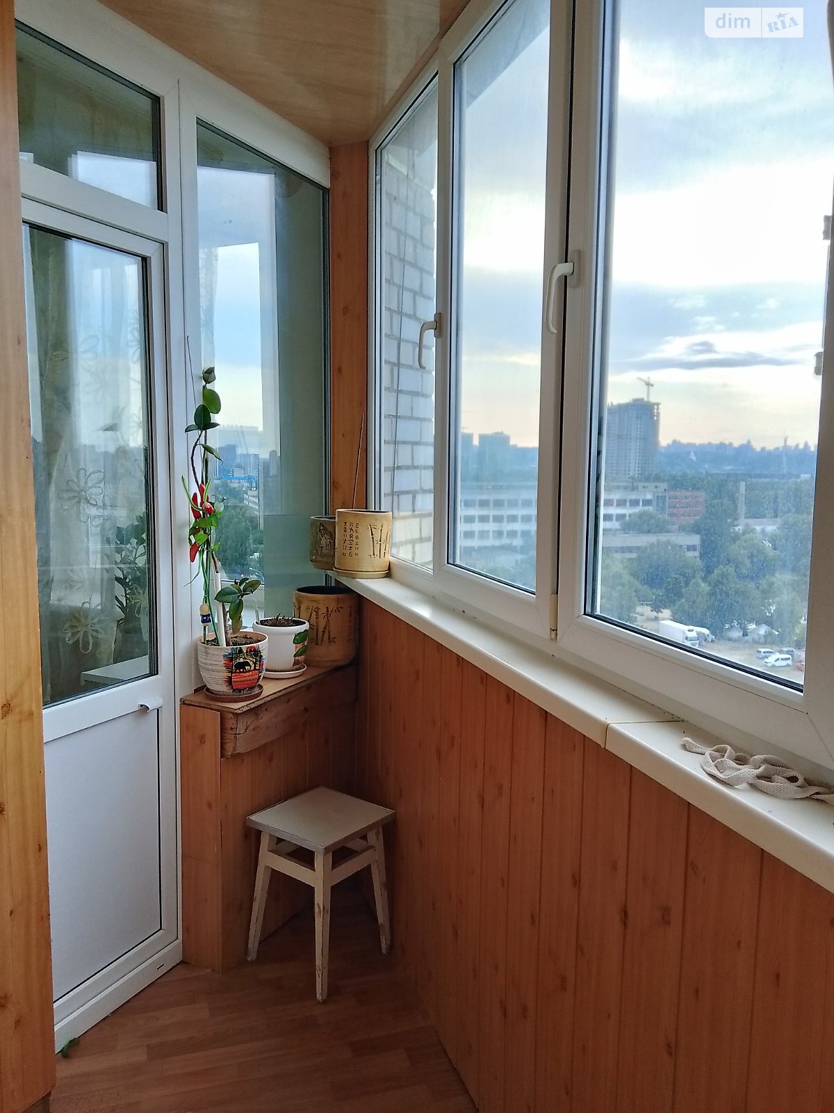 однокімнатна квартира в Києві, район Позняки, на вул. Здолбунівська 9Б в довготривалу оренду помісячно фото 1 однокімнатна квартира в Києві, район Позняки, на вул. Здолбунівська 9Б в довготривалу оренду помісячно фото 1