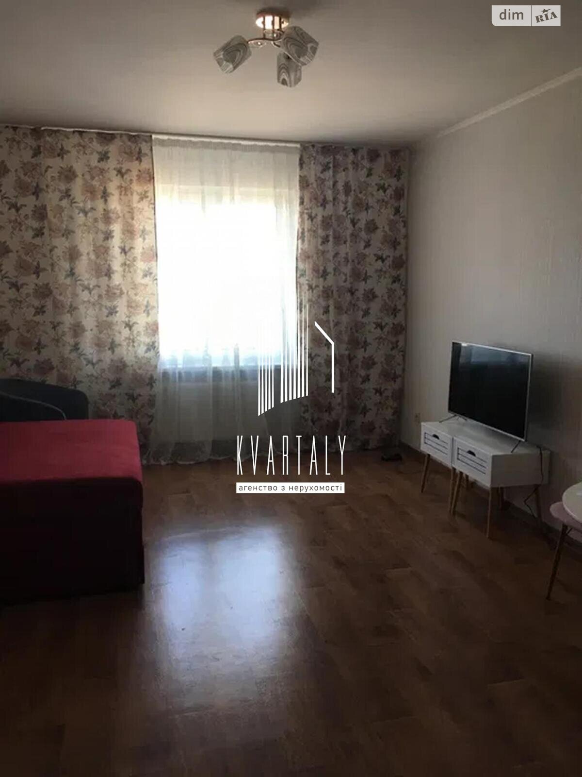 трехкомнатная квартира в Киеве, район Приорка, на пер. Балтийский 5 в аренду на долгий срок помесячно фото 1 трехкомнатная квартира в Киеве, район Приорка, на пер. Балтийский 5 в аренду на долгий срок помесячно фото 1