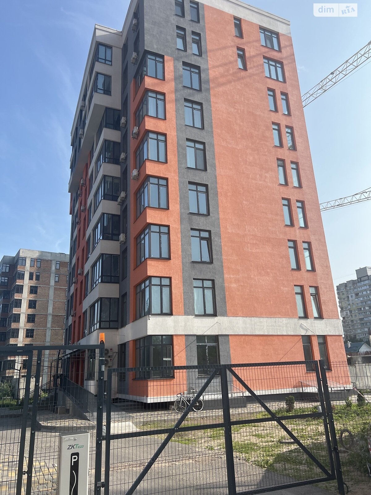 трикімнатна квартира в Києві, район Пріорка, на вул. Миколи Гулака 2А, кв. 30 в довготривалу оренду помісячно фото 1 трикімнатна квартира в Києві, район Пріорка, на вул. Миколи Гулака 2А, кв. 30 в довготривалу оренду помісячно фото 1