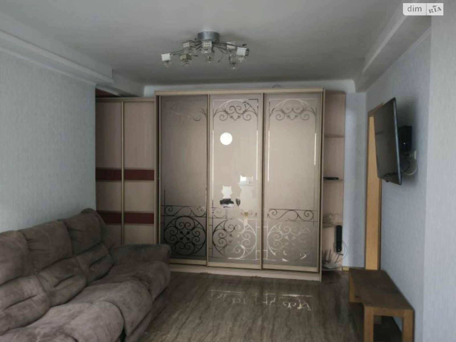 трехкомнатная квартира в Киеве, район Русановка, на ул. Энтузиастов 29/2 в аренду на долгий срок помесячно фото 1