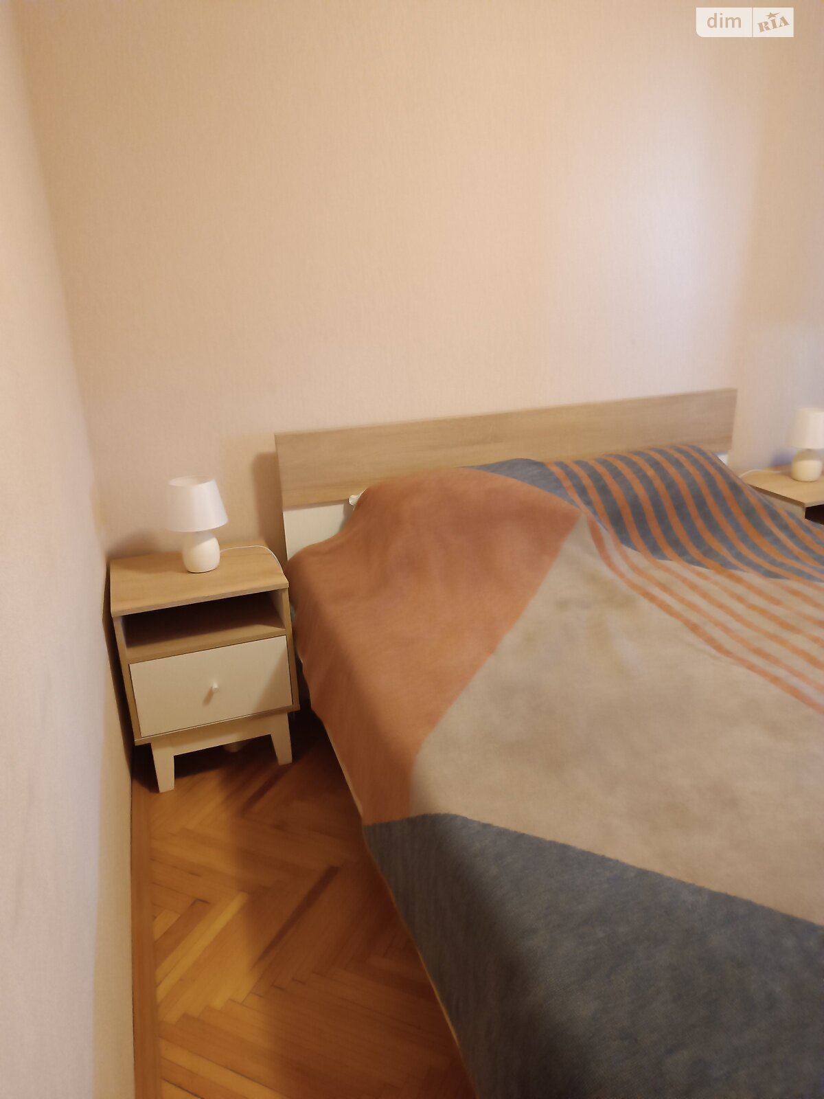 двокімнатна квартира в Києві, район Русанівка, на наб. Русанівська 6 в довготривалу оренду помісячно фото 1