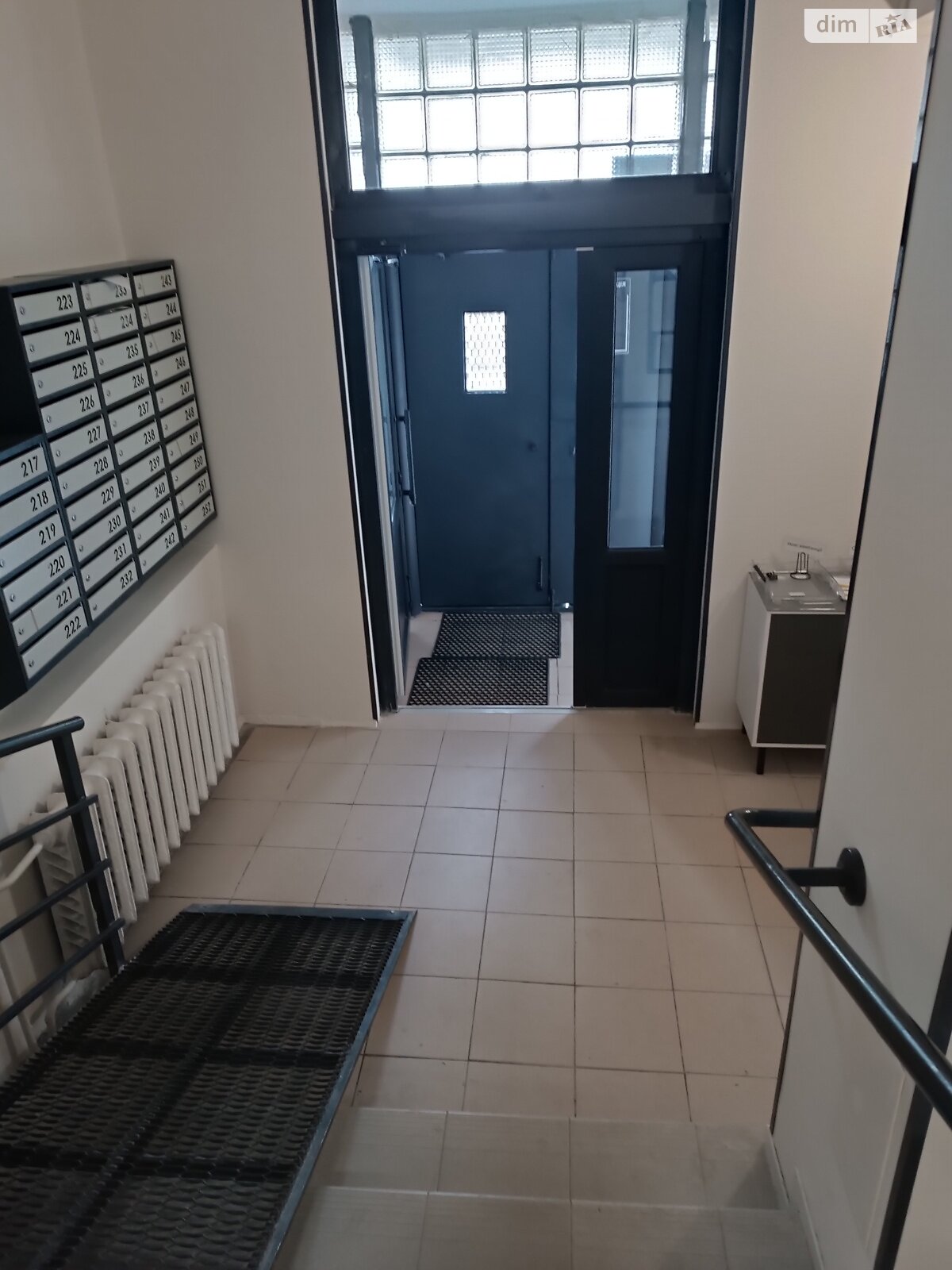 двокімнатна квартира в Києві, район Русанівка, на наб. Русанівська 6 в довготривалу оренду помісячно фото 1