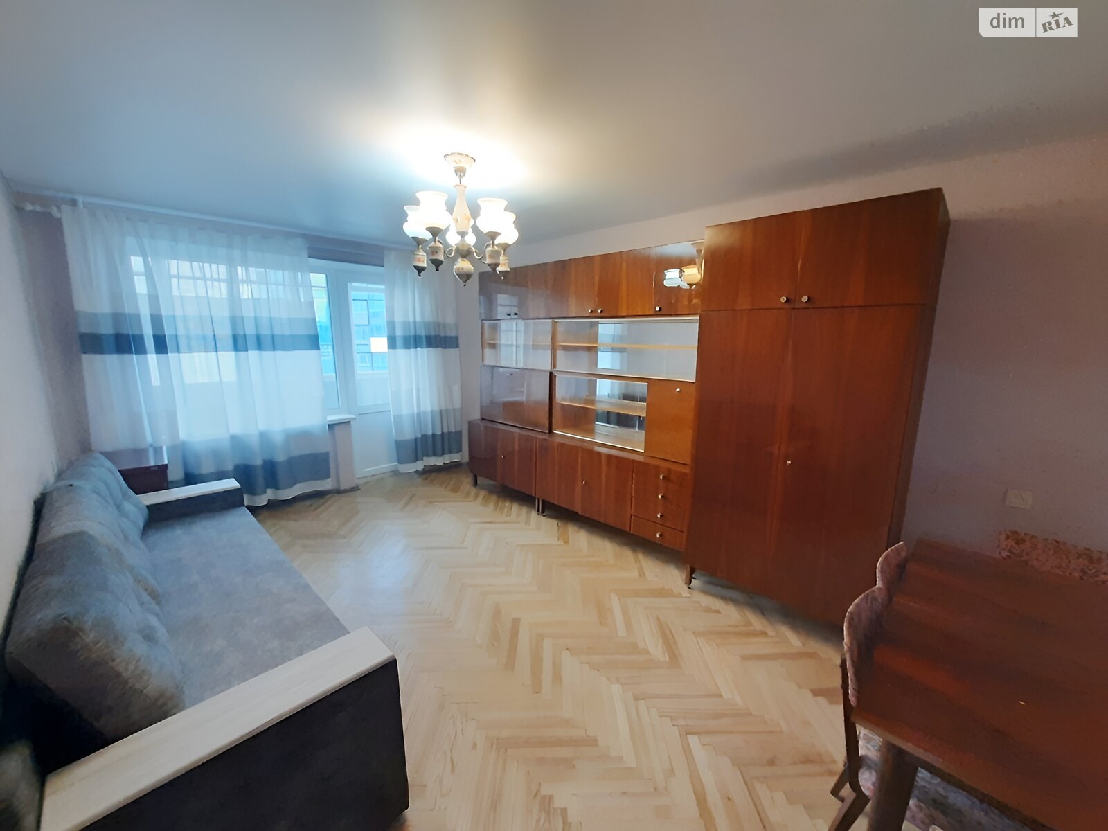 трикімнатна квартира в Києві, район Саперне Поле, на вул. Чеська 6 в довготривалу оренду помісячно фото 1 трикімнатна квартира в Києві, район Саперне Поле, на вул. Чеська 6 в довготривалу оренду помісячно фото 1