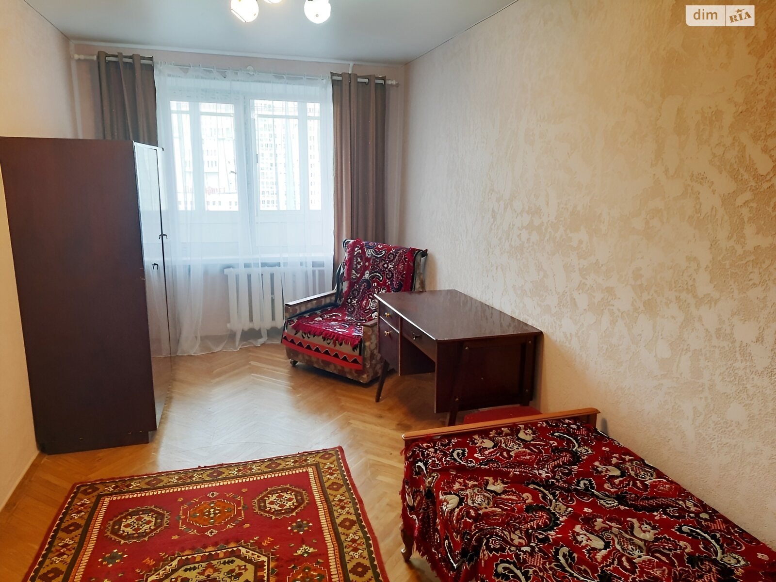 трикімнатна квартира в Києві, район Саперне Поле, на вул. Чеська 6 в довготривалу оренду помісячно фото 1 трикімнатна квартира в Києві, район Саперне Поле, на вул. Чеська 6 в довготривалу оренду помісячно фото 1