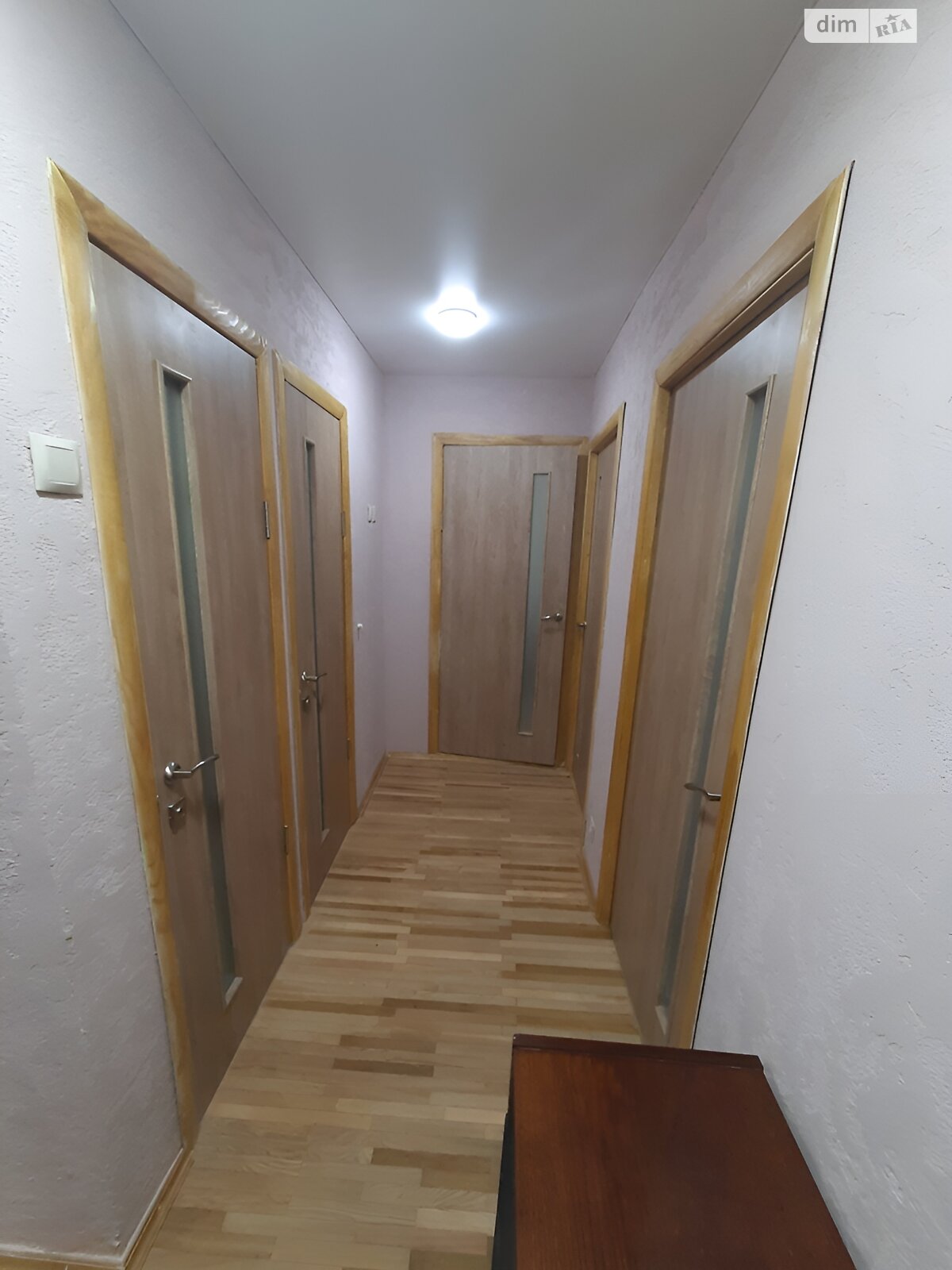 трикімнатна квартира в Києві, район Саперне Поле, на вул. Чеська 6 в довготривалу оренду помісячно фото 1 трикімнатна квартира в Києві, район Саперне Поле, на вул. Чеська 6 в довготривалу оренду помісячно фото 1
