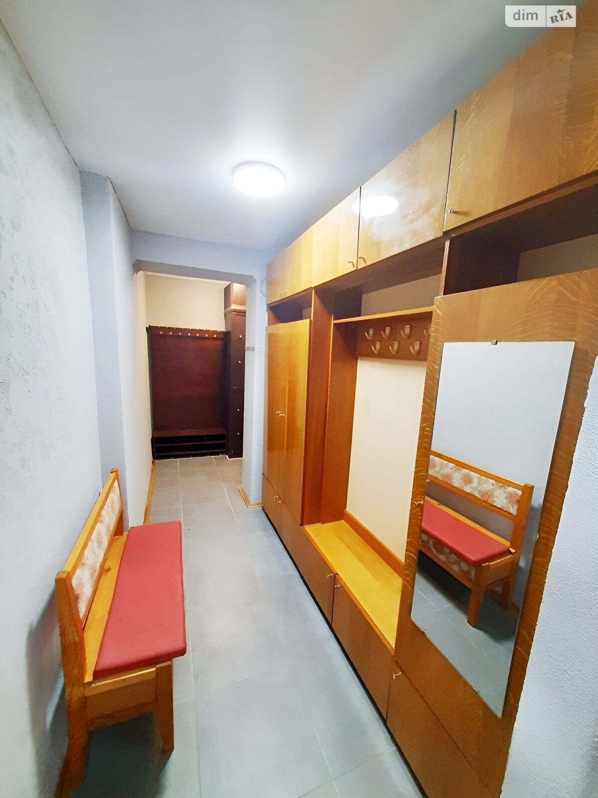 трикімнатна квартира в Києві, район Саперне Поле, на вул. Чеська 6 в довготривалу оренду помісячно фото 1 трикімнатна квартира в Києві, район Саперне Поле, на вул. Чеська 6 в довготривалу оренду помісячно фото 1
