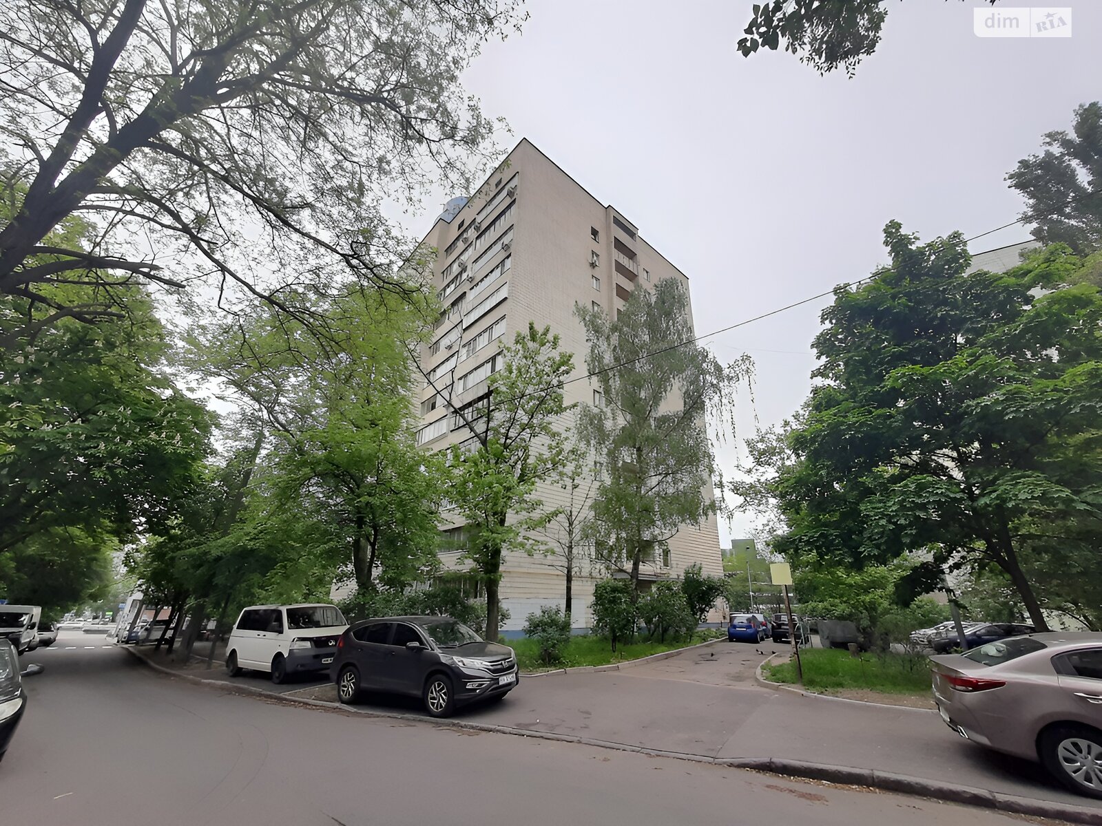 трикімнатна квартира в Києві, район Саперне Поле, на вул. Чеська 6 в довготривалу оренду помісячно фото 1 трикімнатна квартира в Києві, район Саперне Поле, на вул. Чеська 6 в довготривалу оренду помісячно фото 1