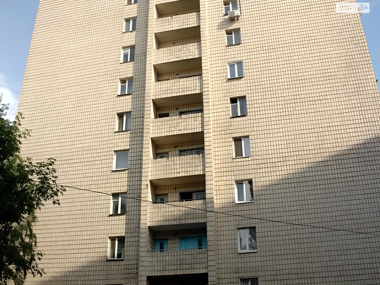 трехкомнатная квартира в Киеве, район Саперное Поле, на ул. Чешская 6 в аренду на долгий срок помесячно фото 1