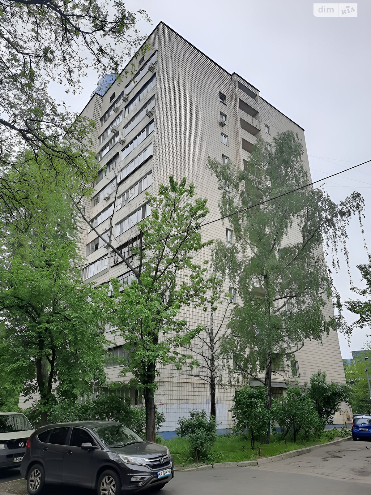 трикімнатна квартира в Києві, район Саперне Поле, на вул. Чеська 6 в довготривалу оренду помісячно фото 1 трикімнатна квартира в Києві, район Саперне Поле, на вул. Чеська 6 в довготривалу оренду помісячно фото 1