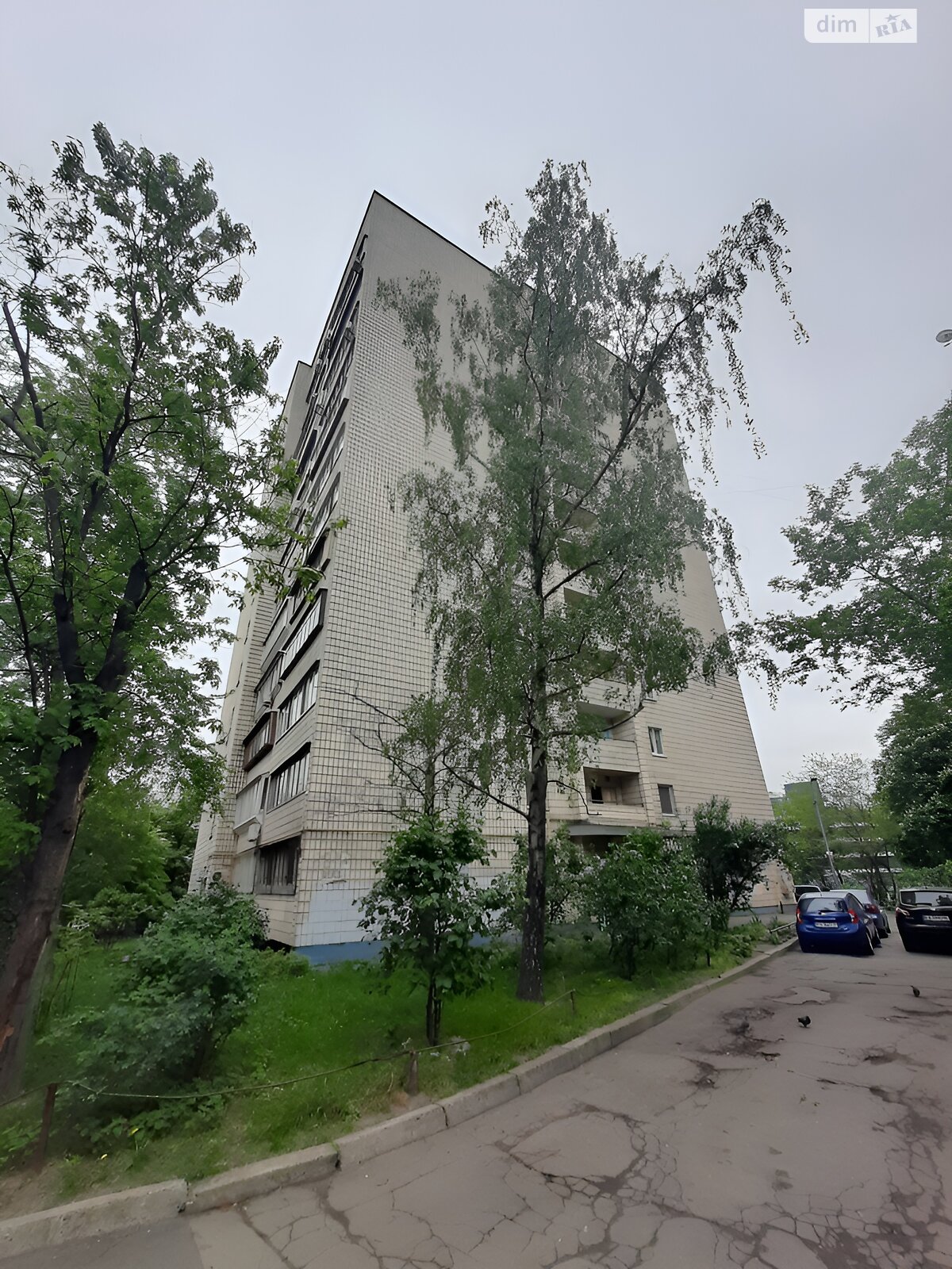 трикімнатна квартира в Києві, район Саперне Поле, на вул. Чеська 6 в довготривалу оренду помісячно фото 1 трикімнатна квартира в Києві, район Саперне Поле, на вул. Чеська 6 в довготривалу оренду помісячно фото 1